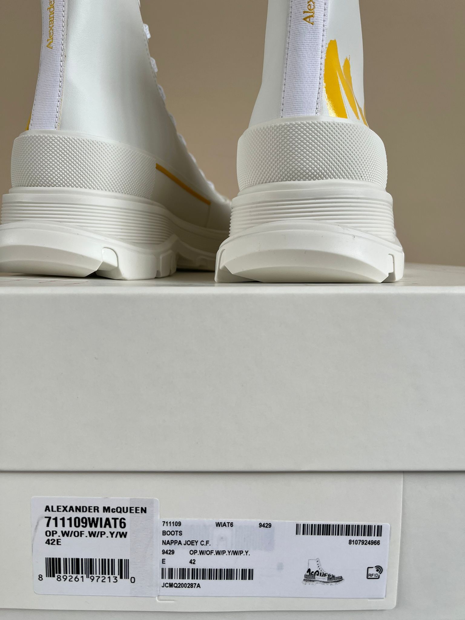 Alexander McQueen Treadslick HT Boots in Joey Nappa in White Size US 9 / EU 42 - 14 Thumbnail