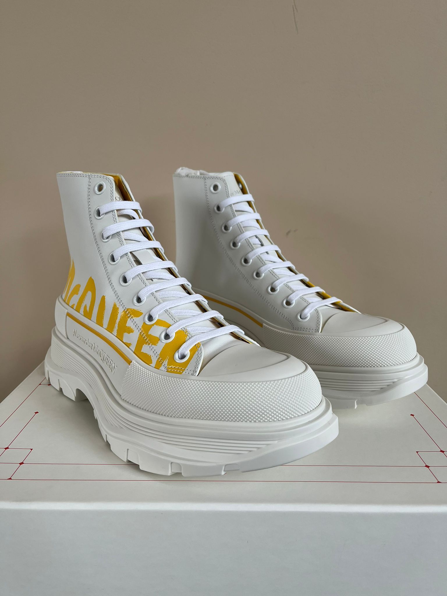 Alexander McQueen Treadslick HT Boots in Joey Nappa in White Size US 9 / EU 42 - 13 Thumbnail