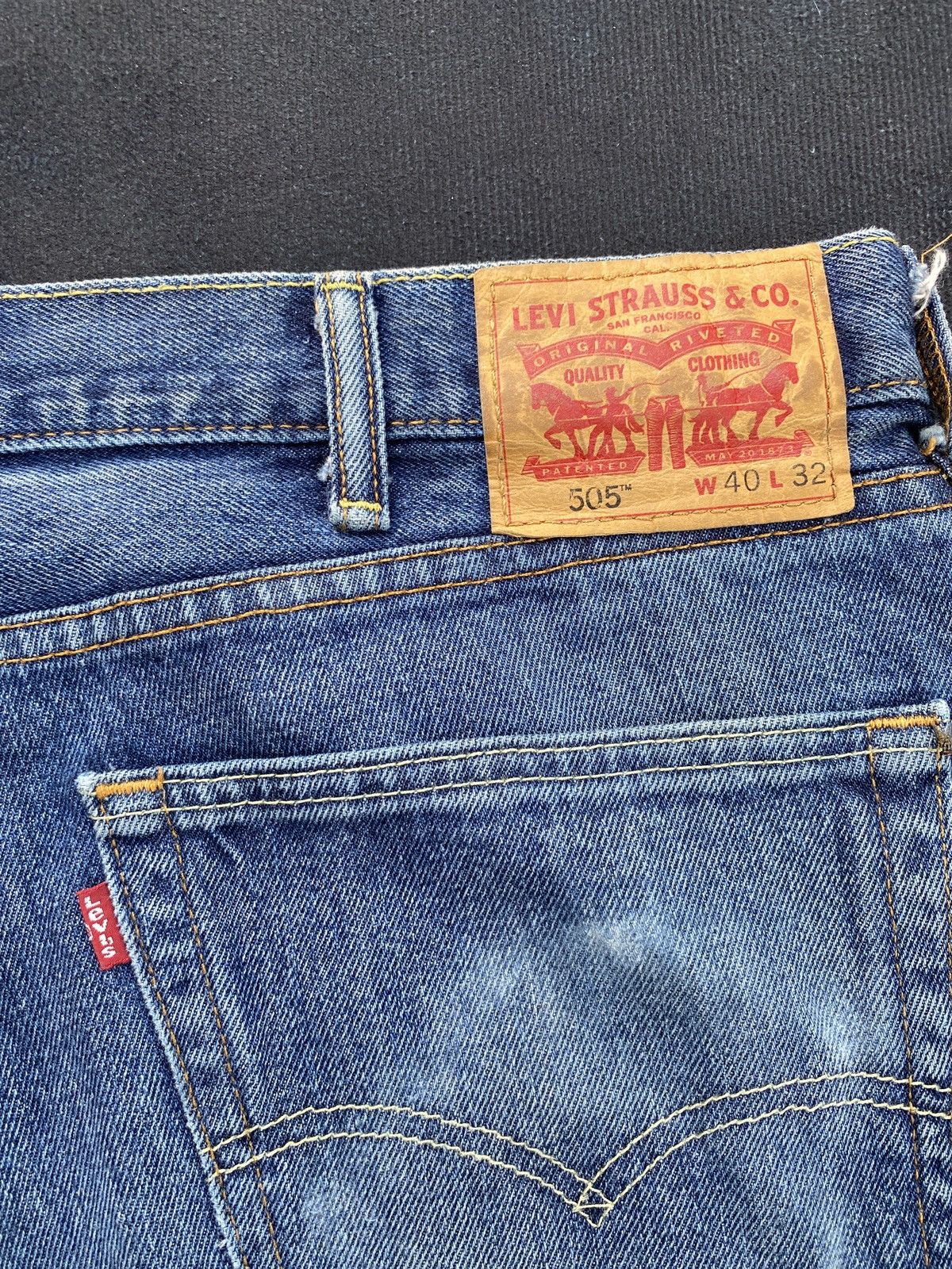 Jean × Levi's × Vintage VINTAGE LEVIS 505 BLUE WASH JEANS -J363 Size US 42 / EU 58 - 10 Thumbnail