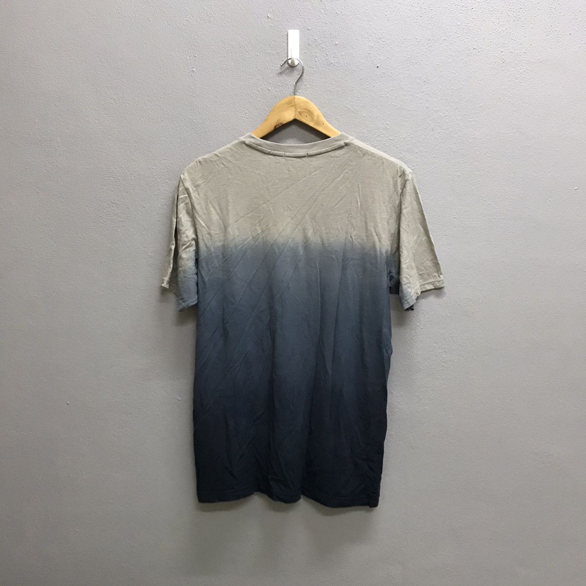 Japanese Brand Uniqlo Style Tshirt Size US M / EU 48-50 / 2 - 5 Thumbnail