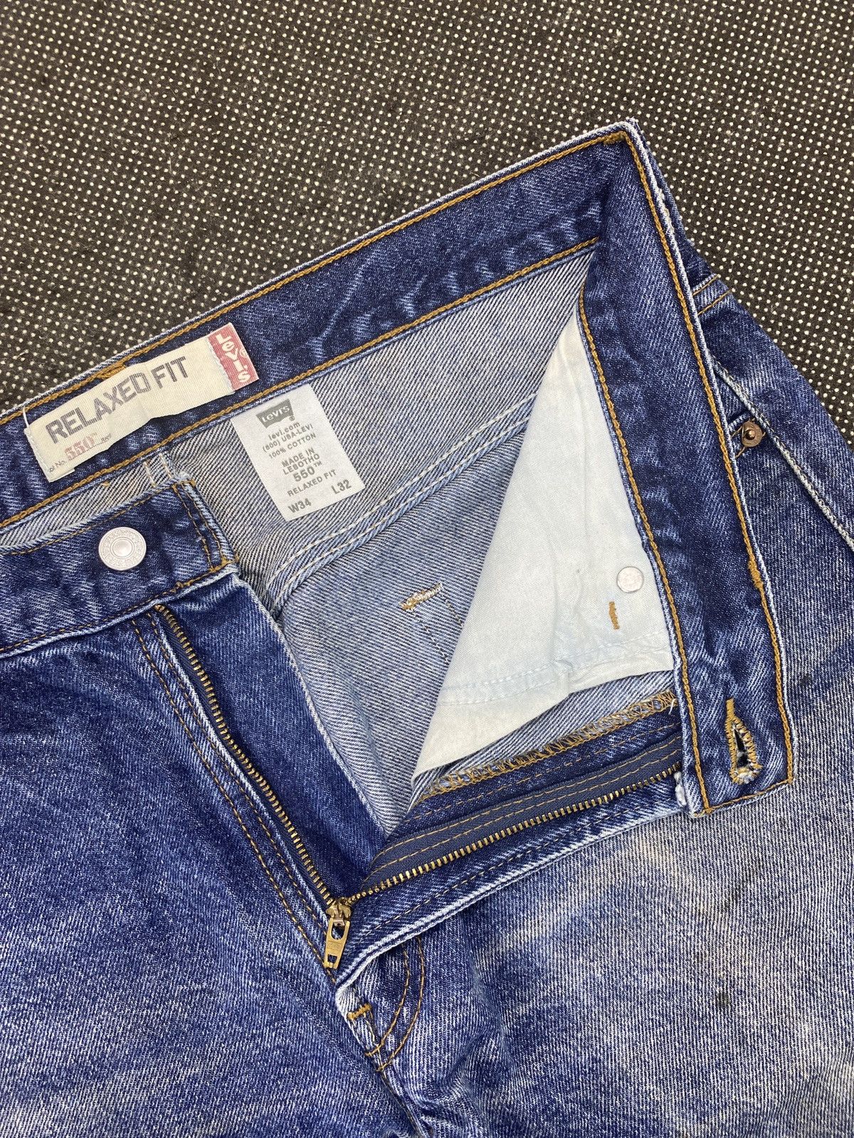 Levi's VINTAGE LEVIS 550 BLUE WASH JEANS-J469 Size US 36 / EU 52 - 5 Thumbnail