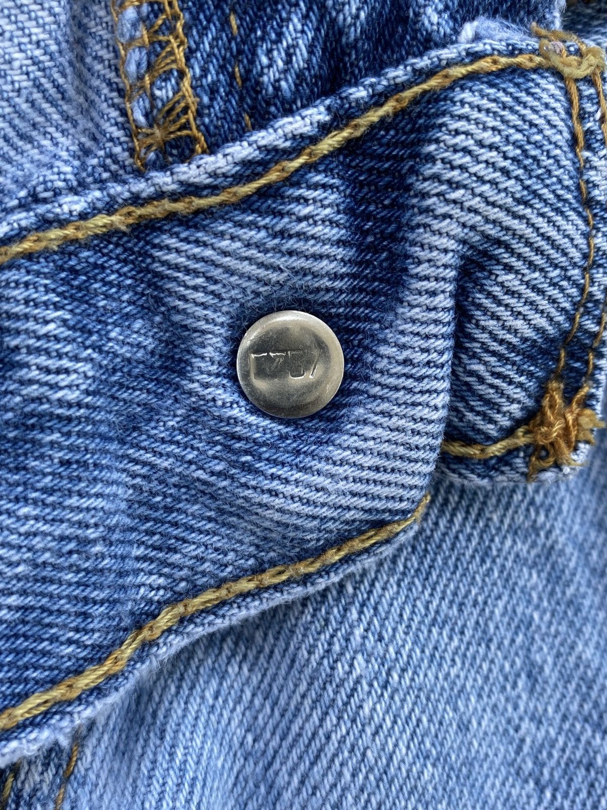 Levi's VINTAGE LEVIS 550 BLUE WASH JEANS-J459 Size US 31 - 6 Thumbnail