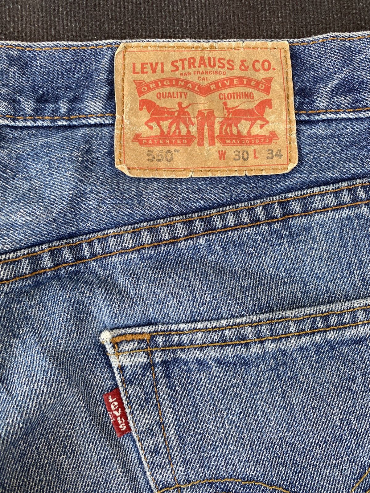 Levi's VINTAGE LEVIS 550 DIRTY BLUE JEANS JEANS-J465 Size US 31 - 10 Thumbnail