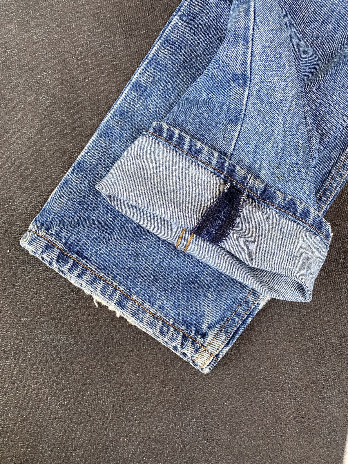 Levi's VINTAGE LEVIS 550 DIRTY BLUE JEANS JEANS-J465 Size US 31 - 8 Thumbnail