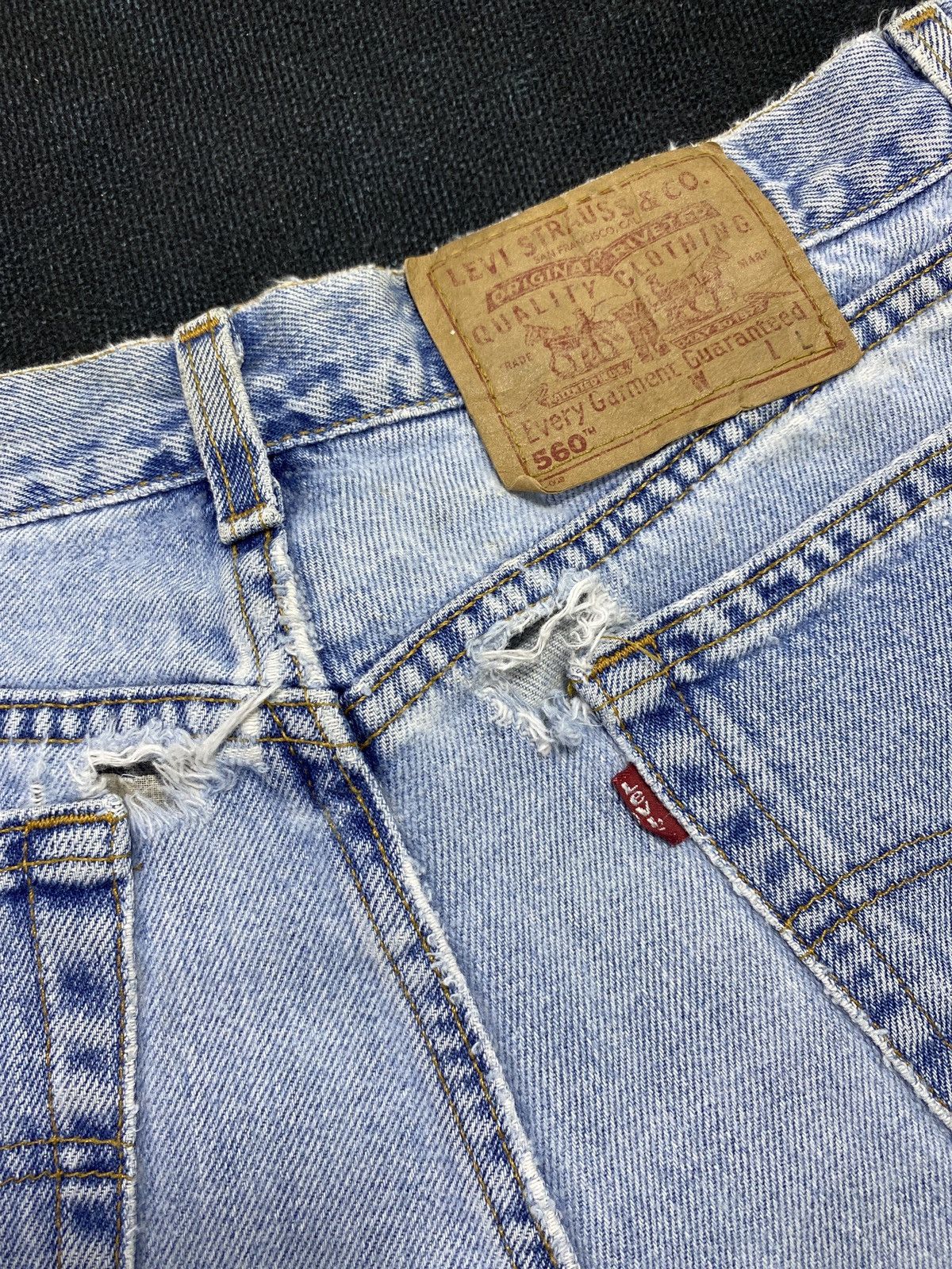 Levi's VINTAGE LEVIS 560 DISTRESSED BLUE WASH JEANS-J445 Size US 32 / EU 48 - 15 Thumbnail