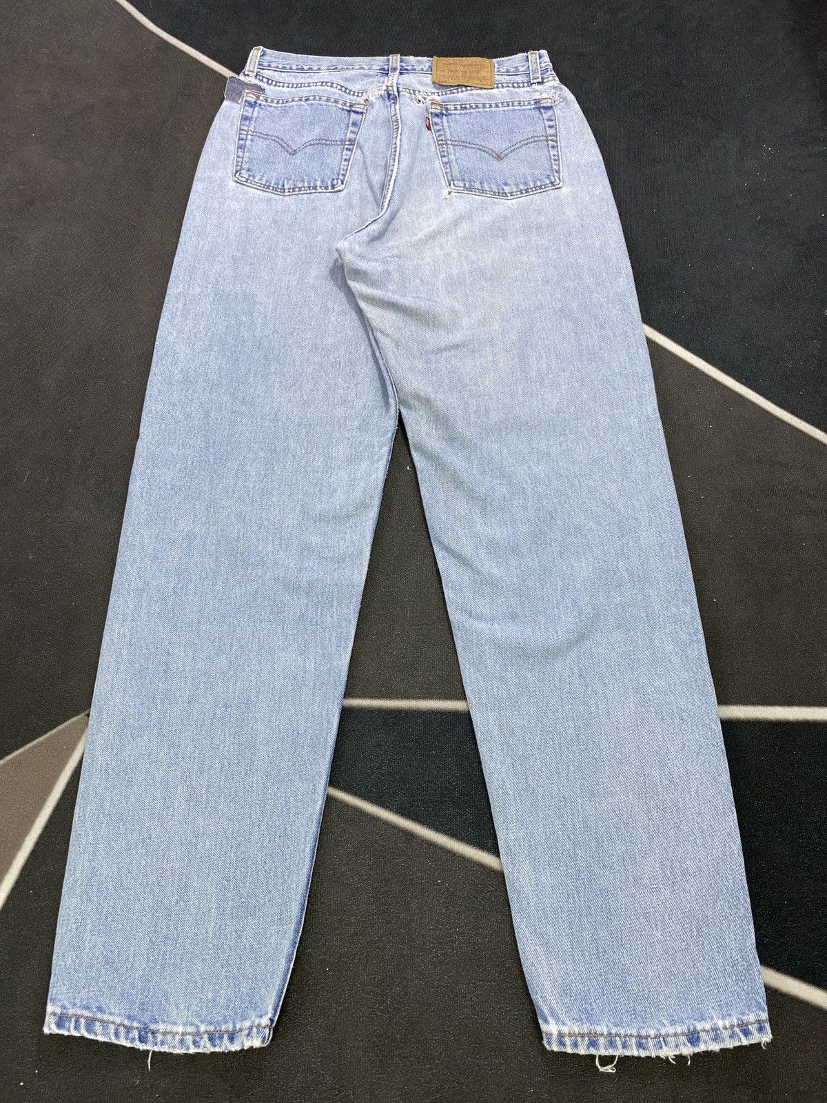 Levi's VINTAGE LEVIS 560 DISTRESSED BLUE WASH JEANS-J445 Size US 32 / EU 48 - 4 Thumbnail