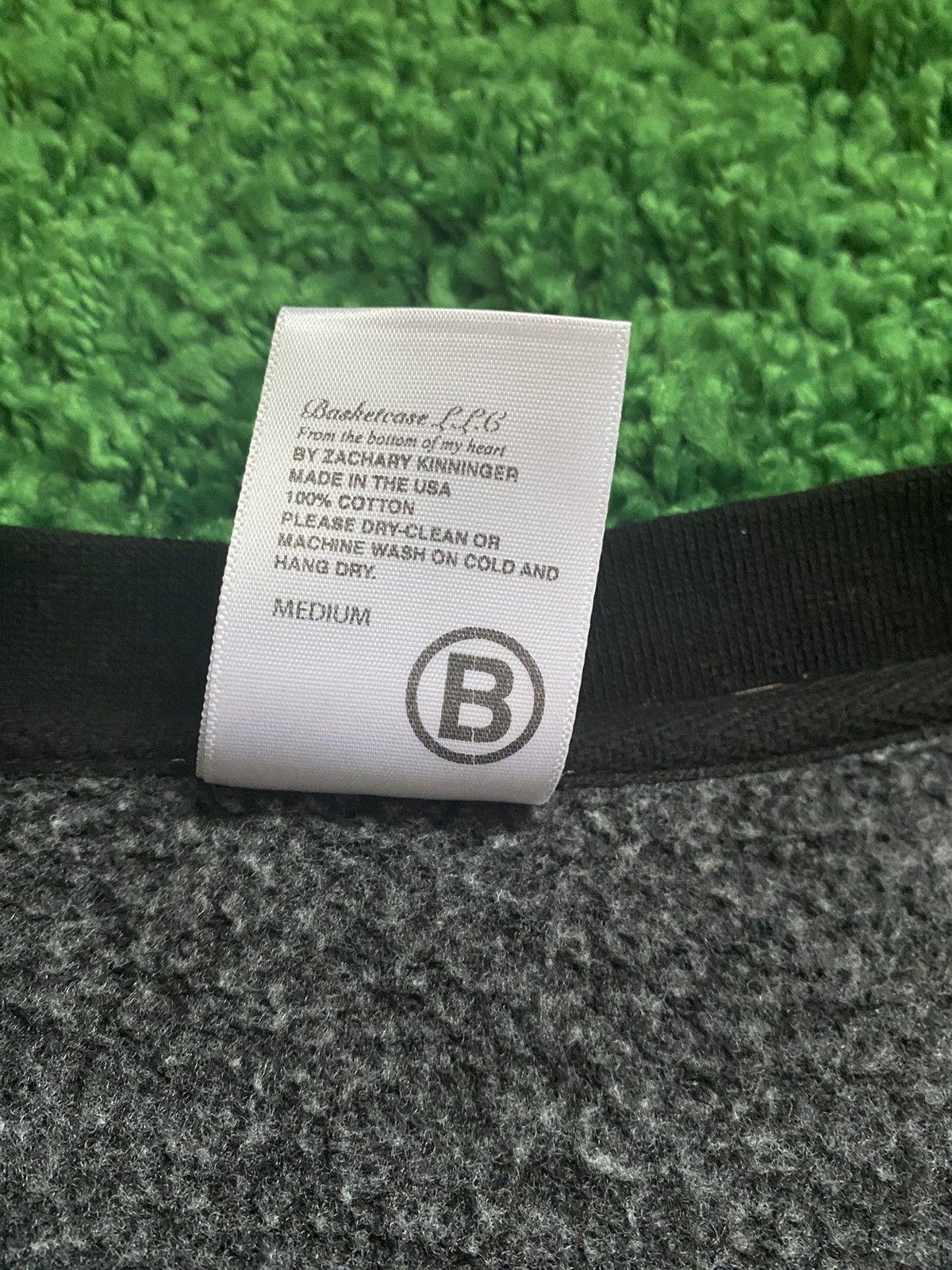 Vintage × basketcase gallery Basketcase gallery raw college Crewneck Size US M / EU 48-50 / 2 - 4 Thumbnail