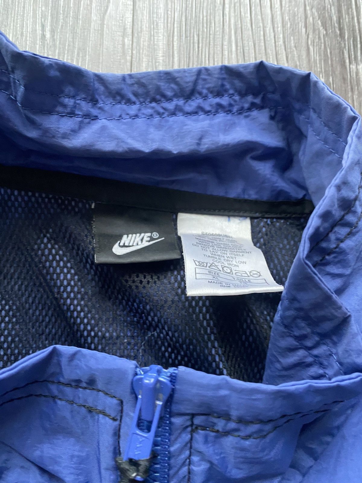 Nike × Vintage Vintage Nike Light Jacket Blue Black Swoosh Zip Size US XL / EU 56 / 4 - 7 Thumbnail