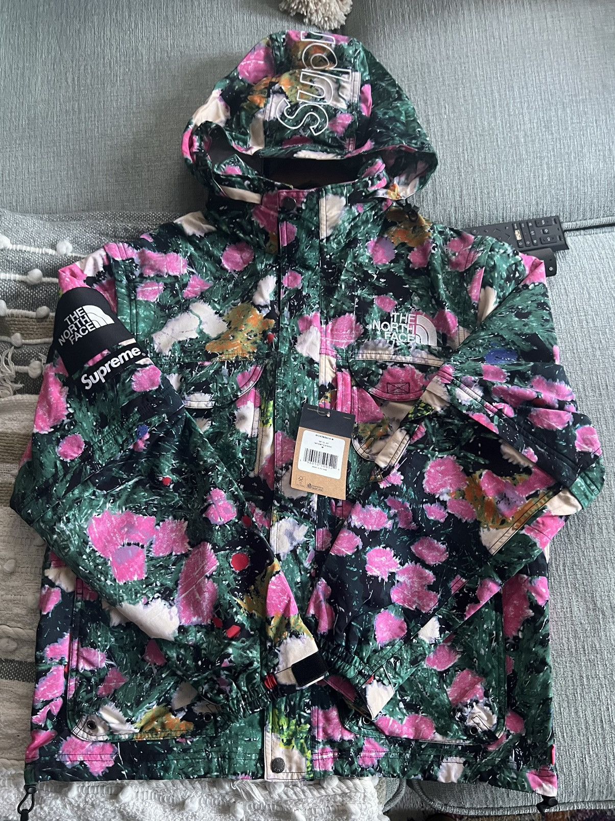Supreme × The North Face Supreme X The North Face Trekking