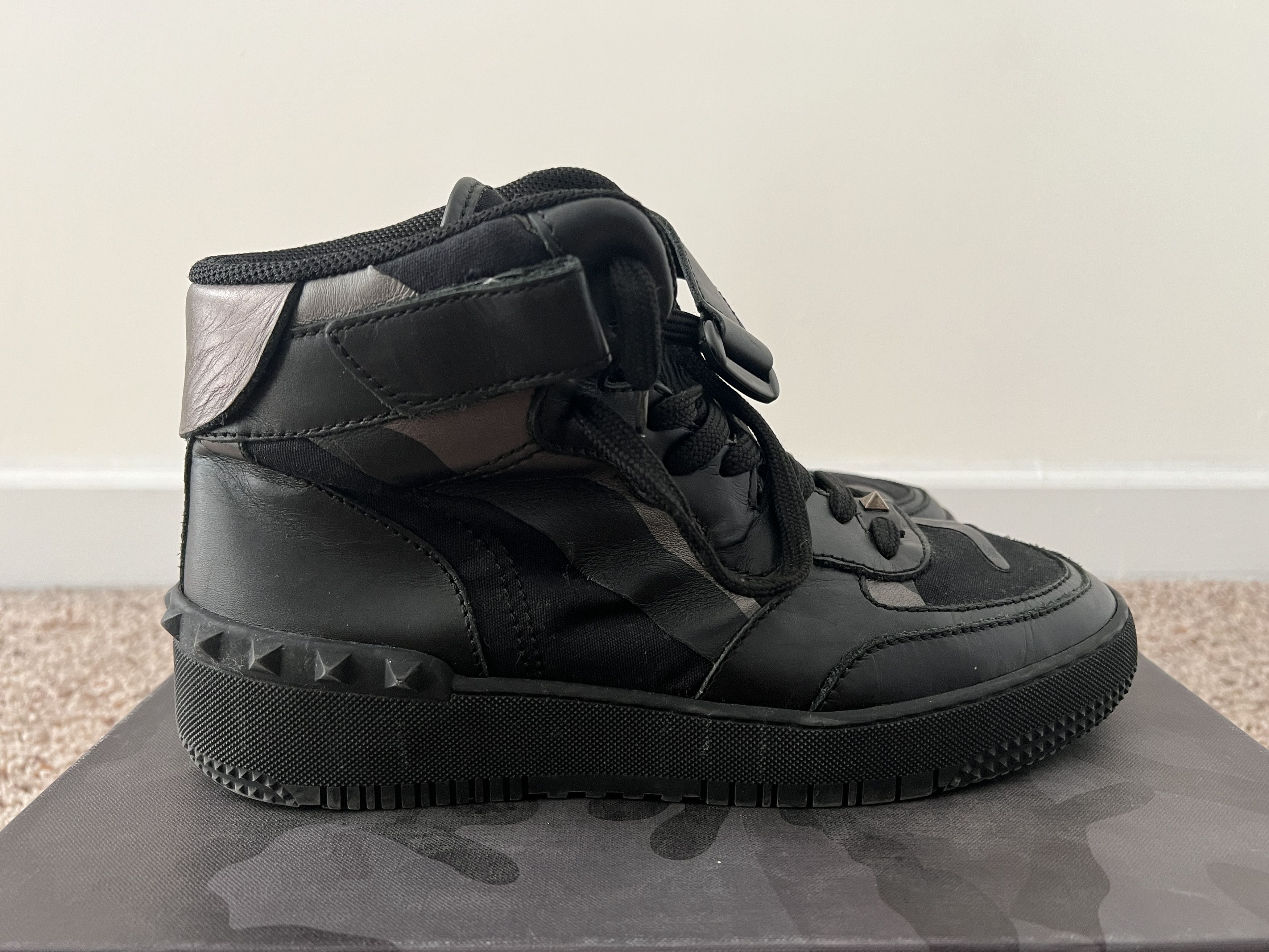 VALENTINO GARAVANI Black Camo Rockstud High-Top Sneakers