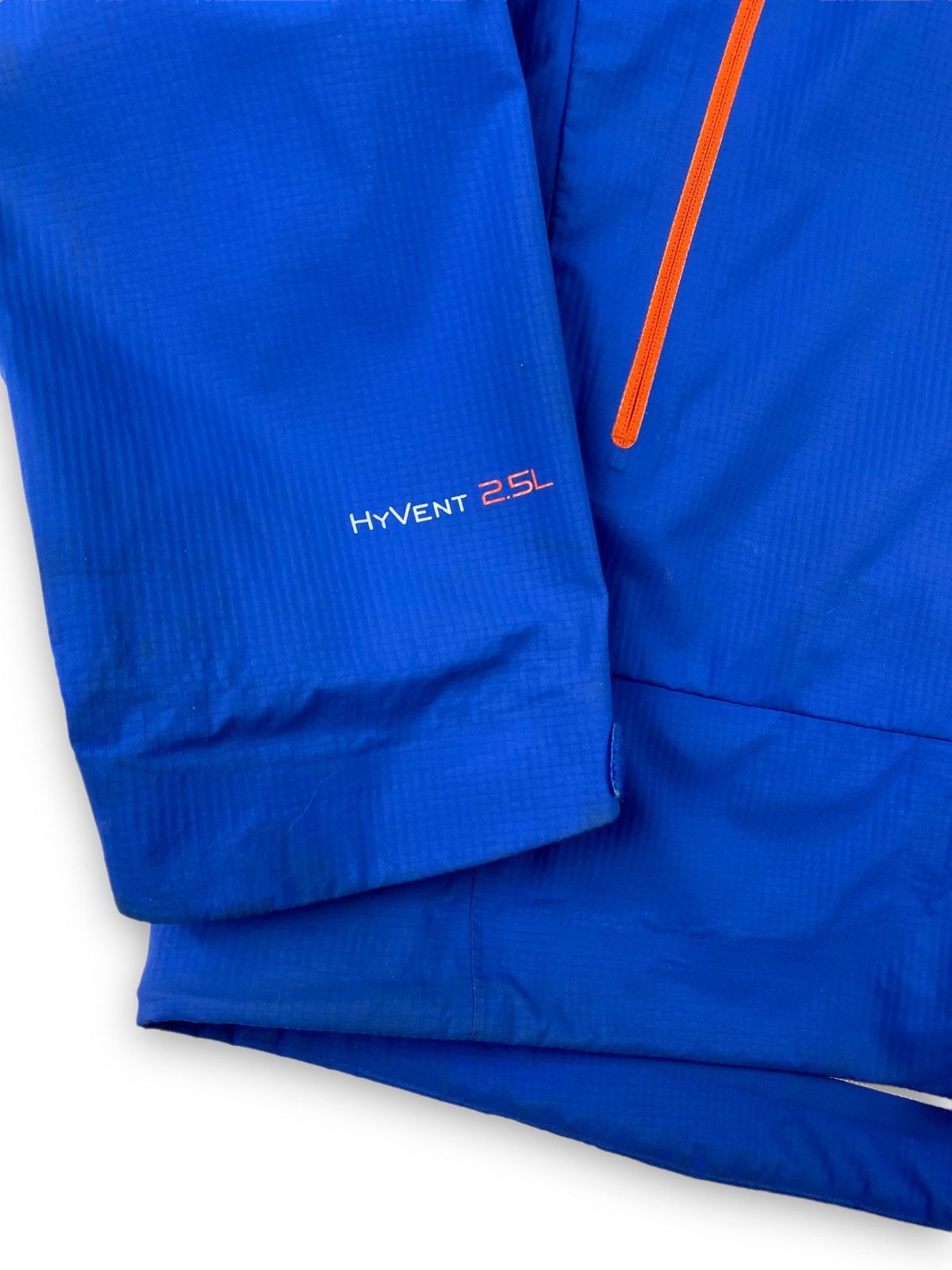 The North Face Mens The North Face HyVent 2.5L Jacket Size M Size US M / EU 48-50 / 2 - 8 Thumbnail