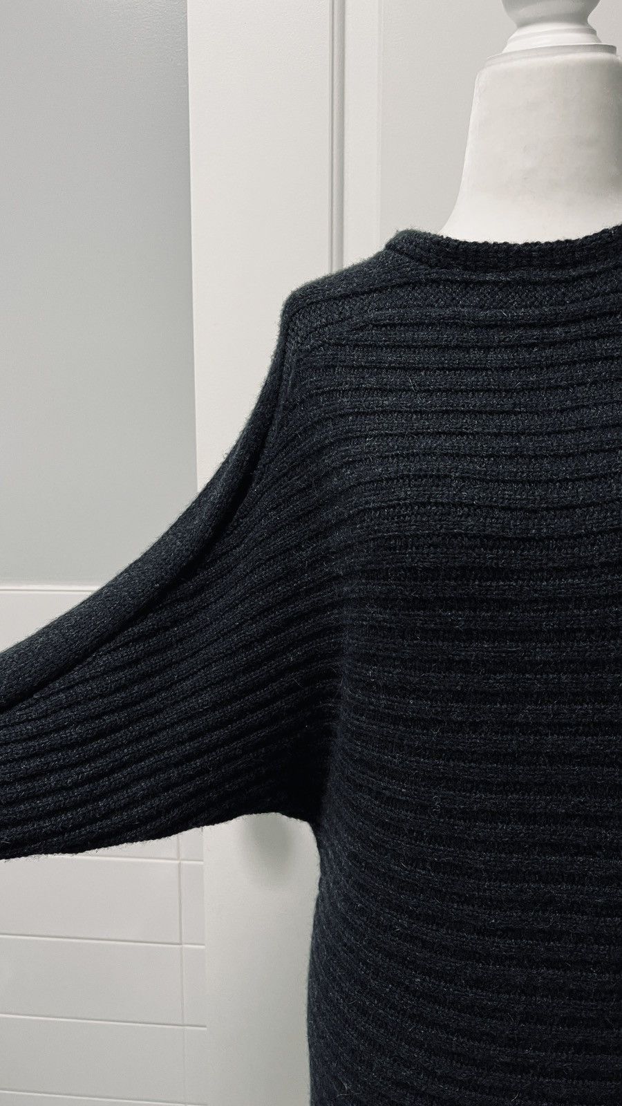 Helmut Lang NWOT Bat Sleeve Heavy Knit Elongated Sweater XS/S Size US XS / EU 42 / 0 - 11 Thumbnail