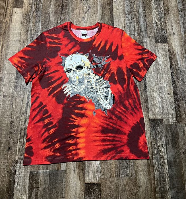 Nike skull hot sale t shirt