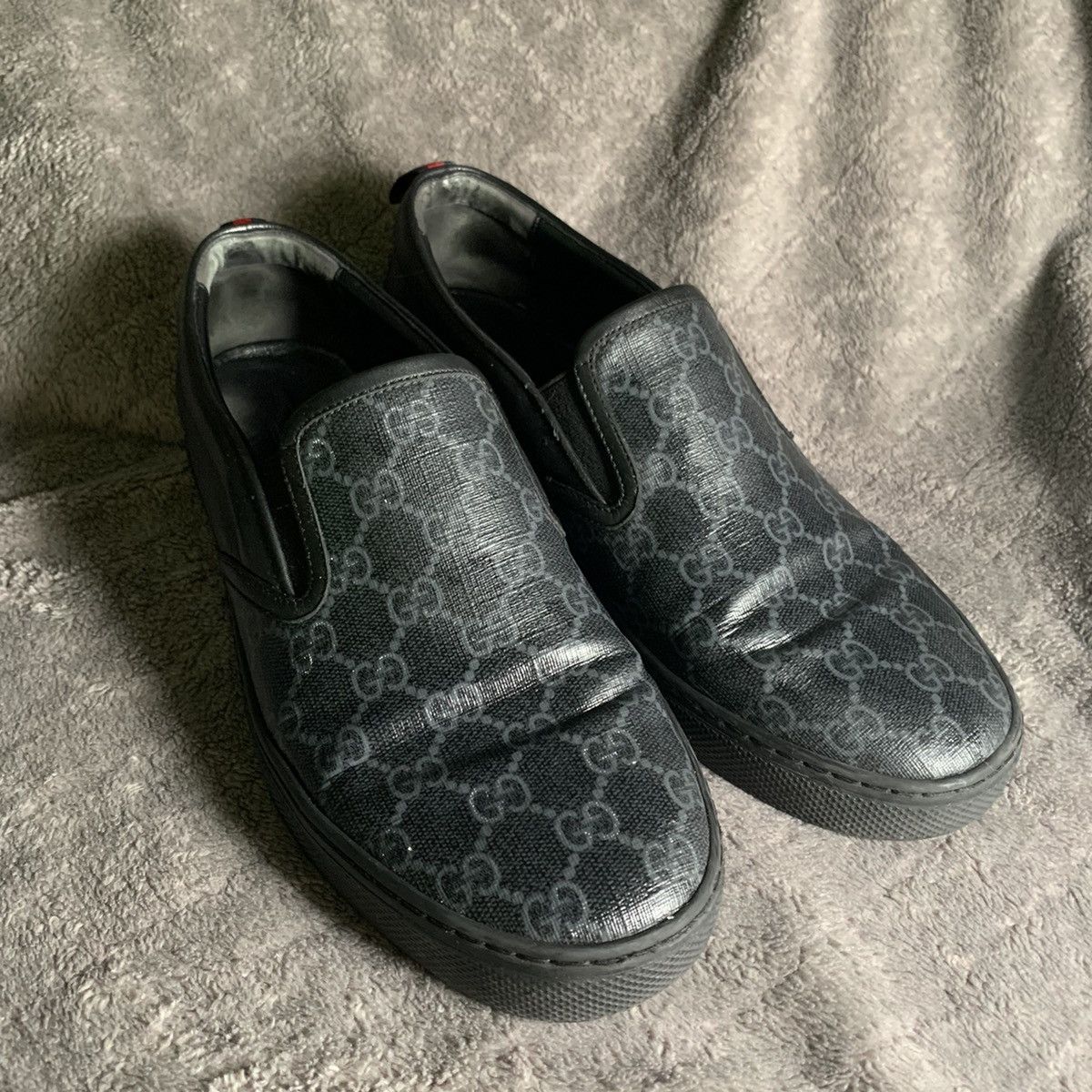 Gucci Gg Supreme Slip-on Sneaker in Gray