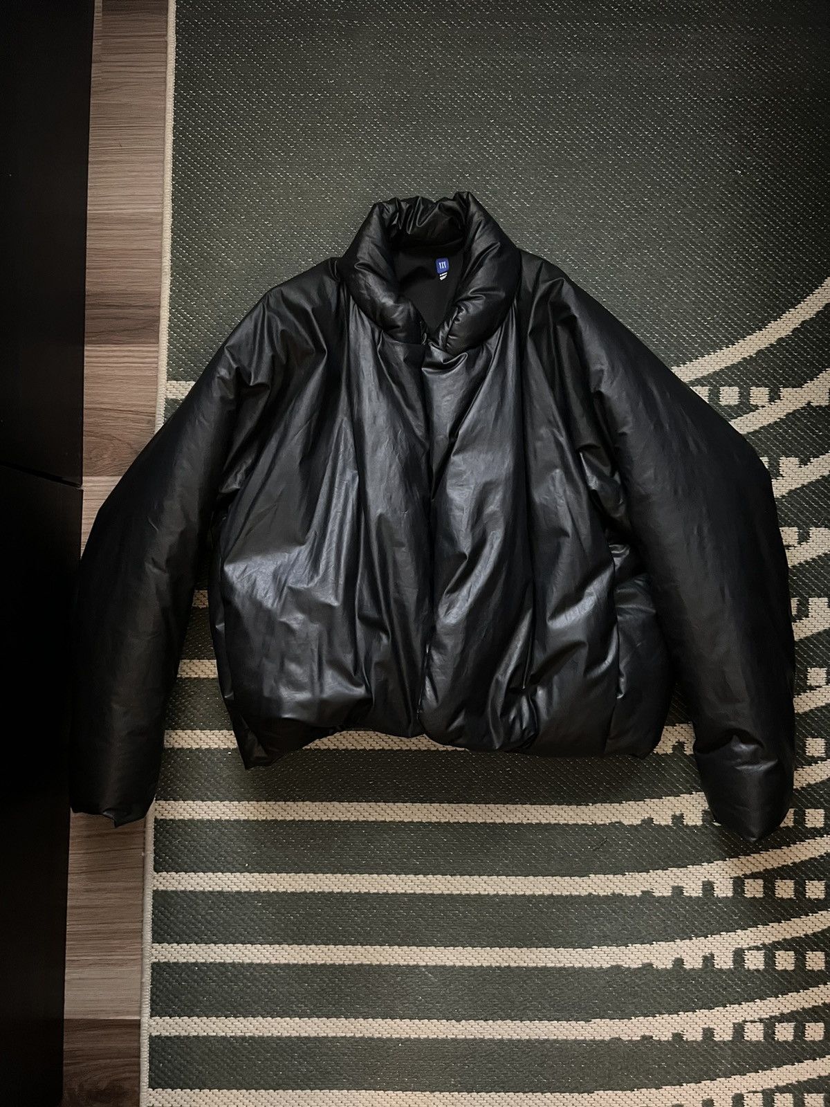 yzy gap jacket resell