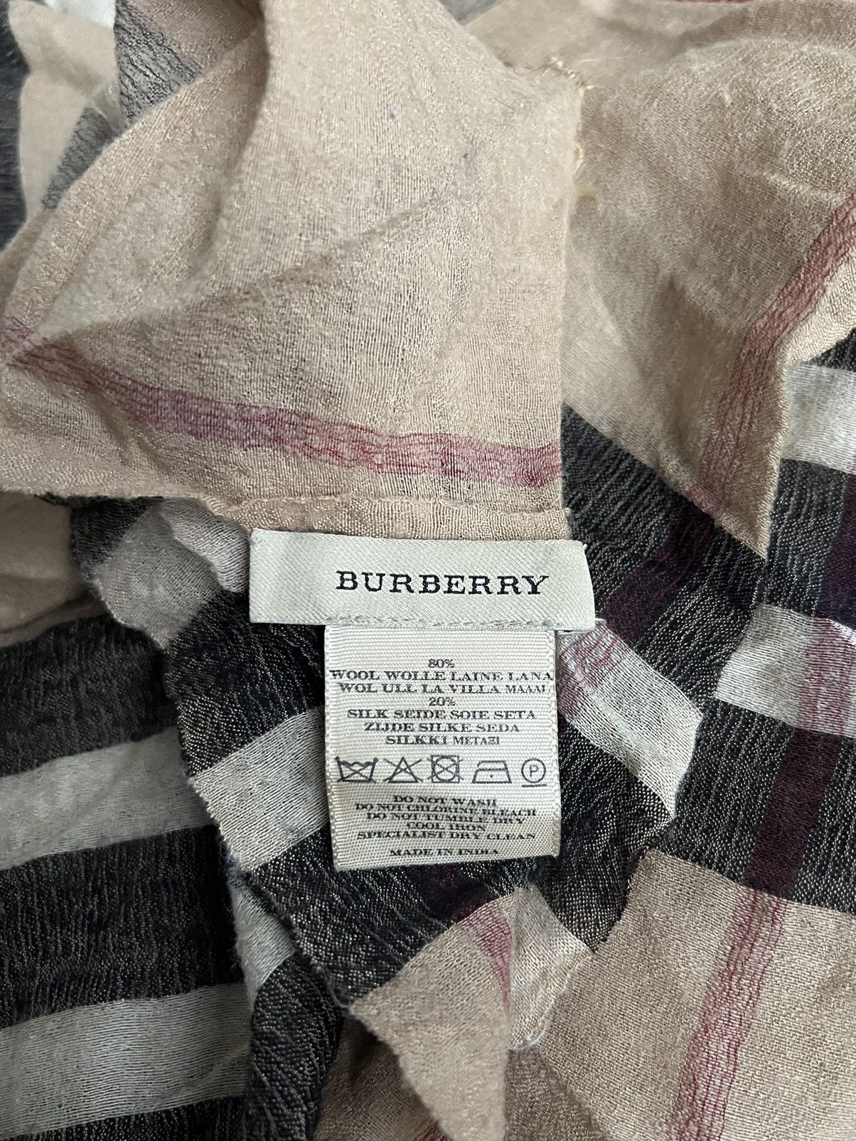 Burberry 600$ Burberry Nova Check Lightweight Giant Wool & Silk Scarf Size ONE SIZE - 10 Thumbnail