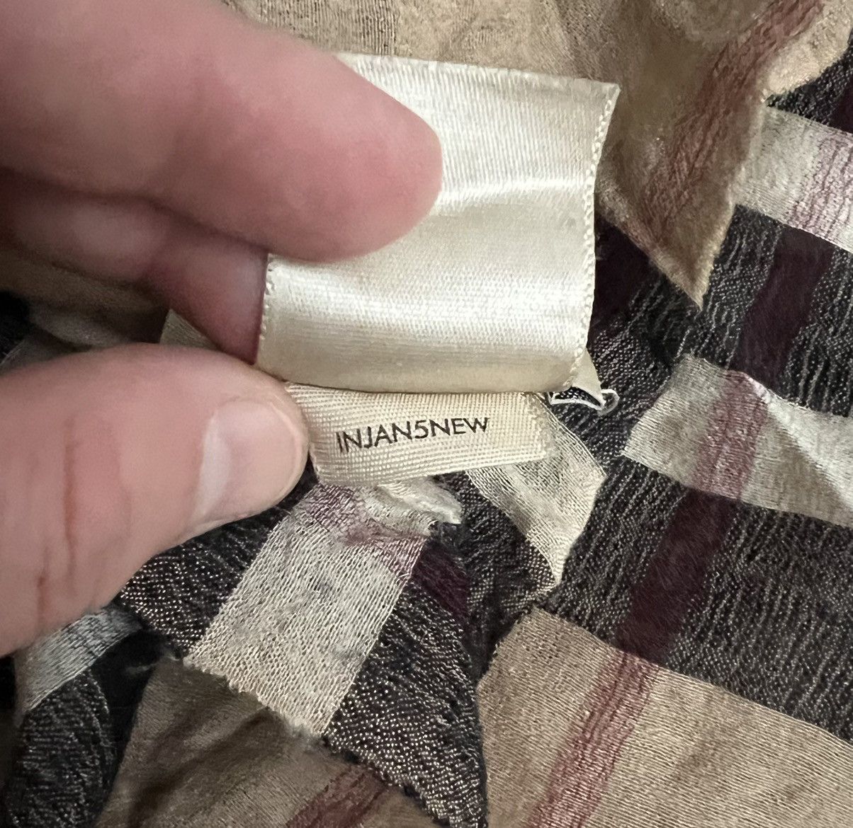 Burberry 600$ Burberry Nova Check Lightweight Giant Wool & Silk Scarf Size ONE SIZE - 11 Thumbnail