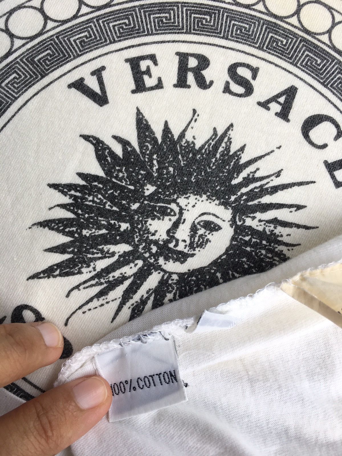 Versace Rare Vintage Versace Medusa Big Logo Tshirt Size US L / EU 52-54 / 3 - 13 Thumbnail