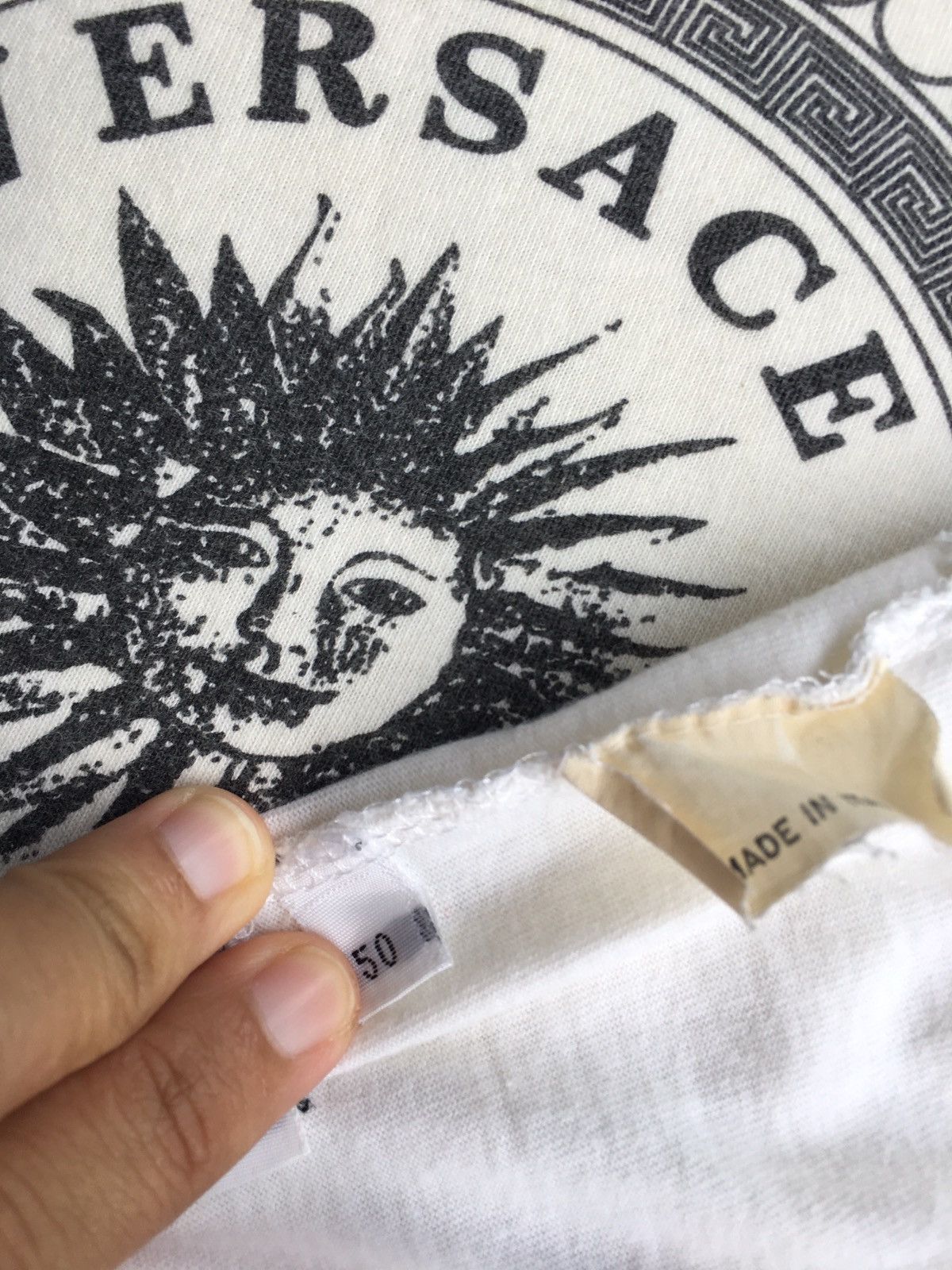 Versace Rare Vintage Versace Medusa Big Logo Tshirt Size US L / EU 52-54 / 3 - 14 Thumbnail