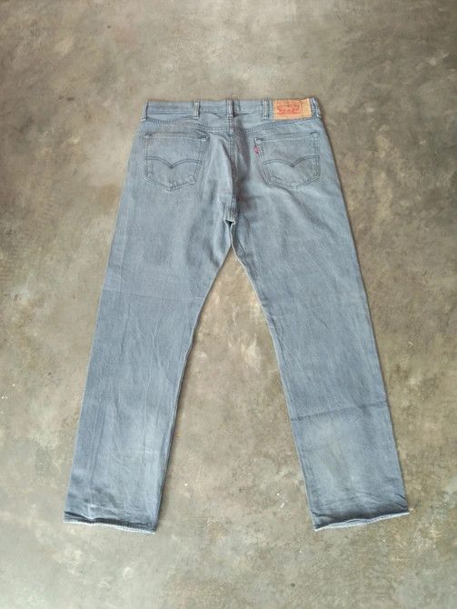 Levi's Vintage Levi's 501 Grey Straight Leg Jeans 38x32 Size US 38 / EU 54 - 2 Thumbnail