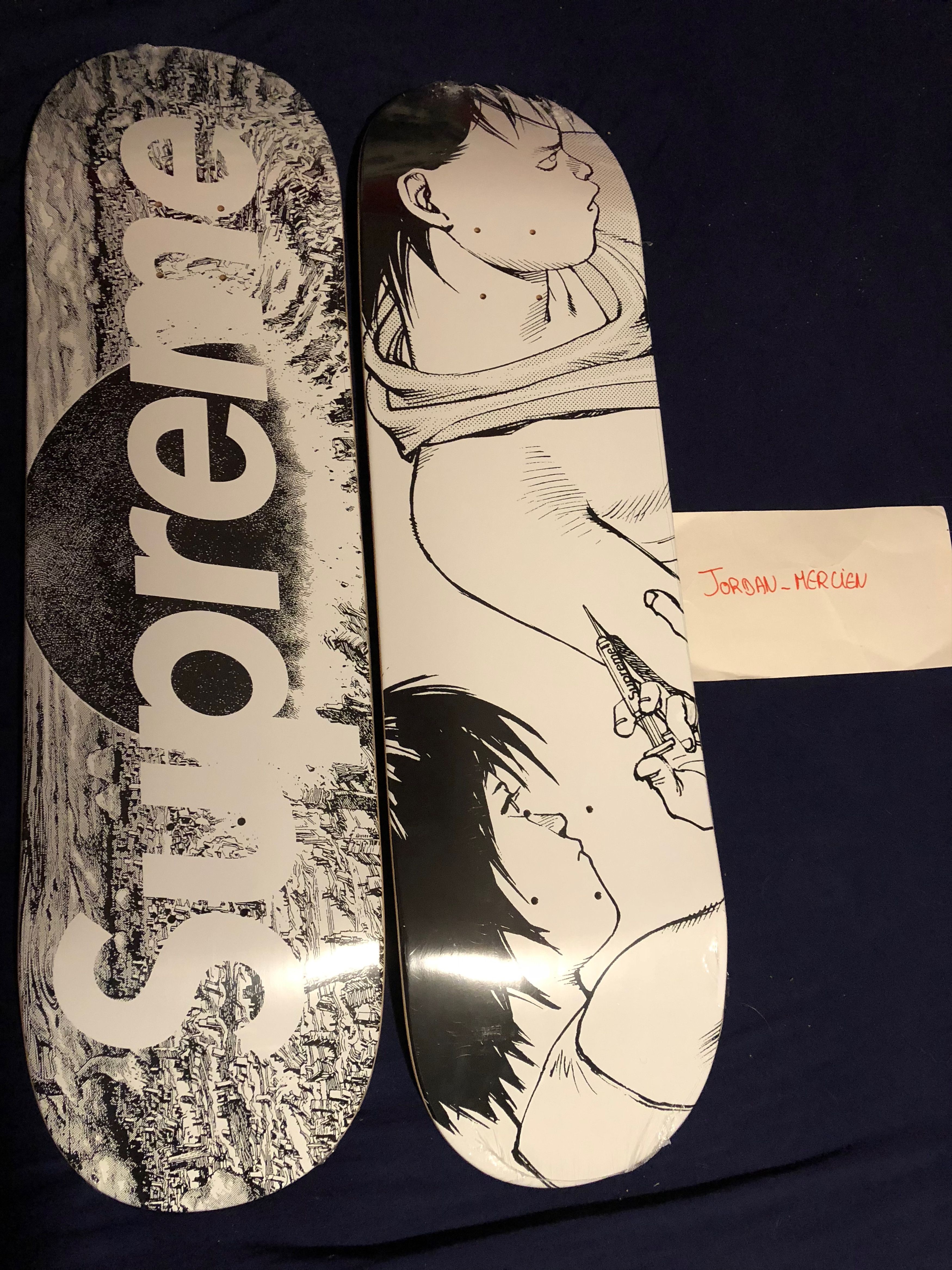 Akira hotsell supreme skateboard