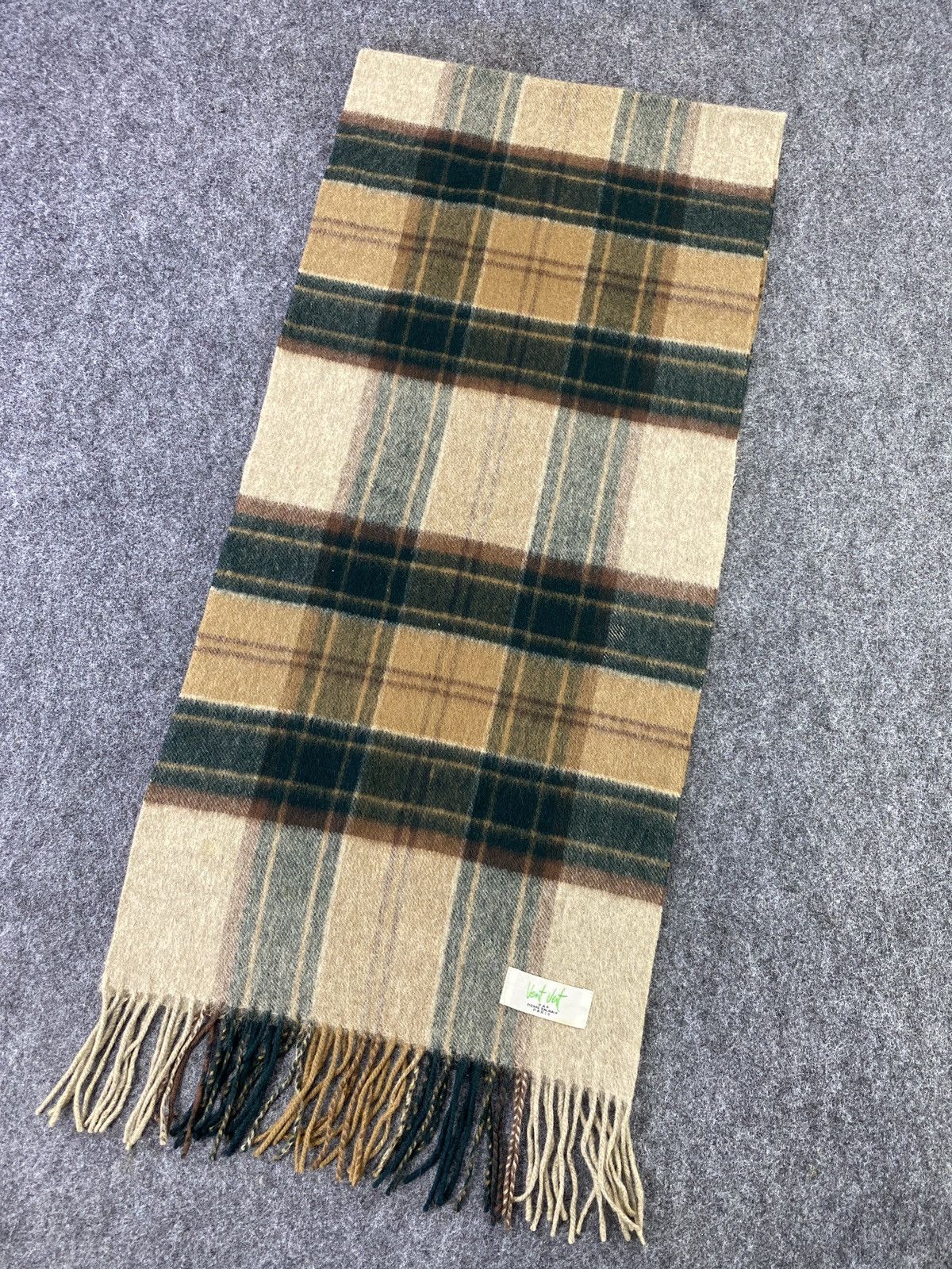 Pierre Balmain Vent Vert Pierre Balmain Scarf/Muffler/Neckwear -T123 Size ONE SIZE - 1 Thumbnail
