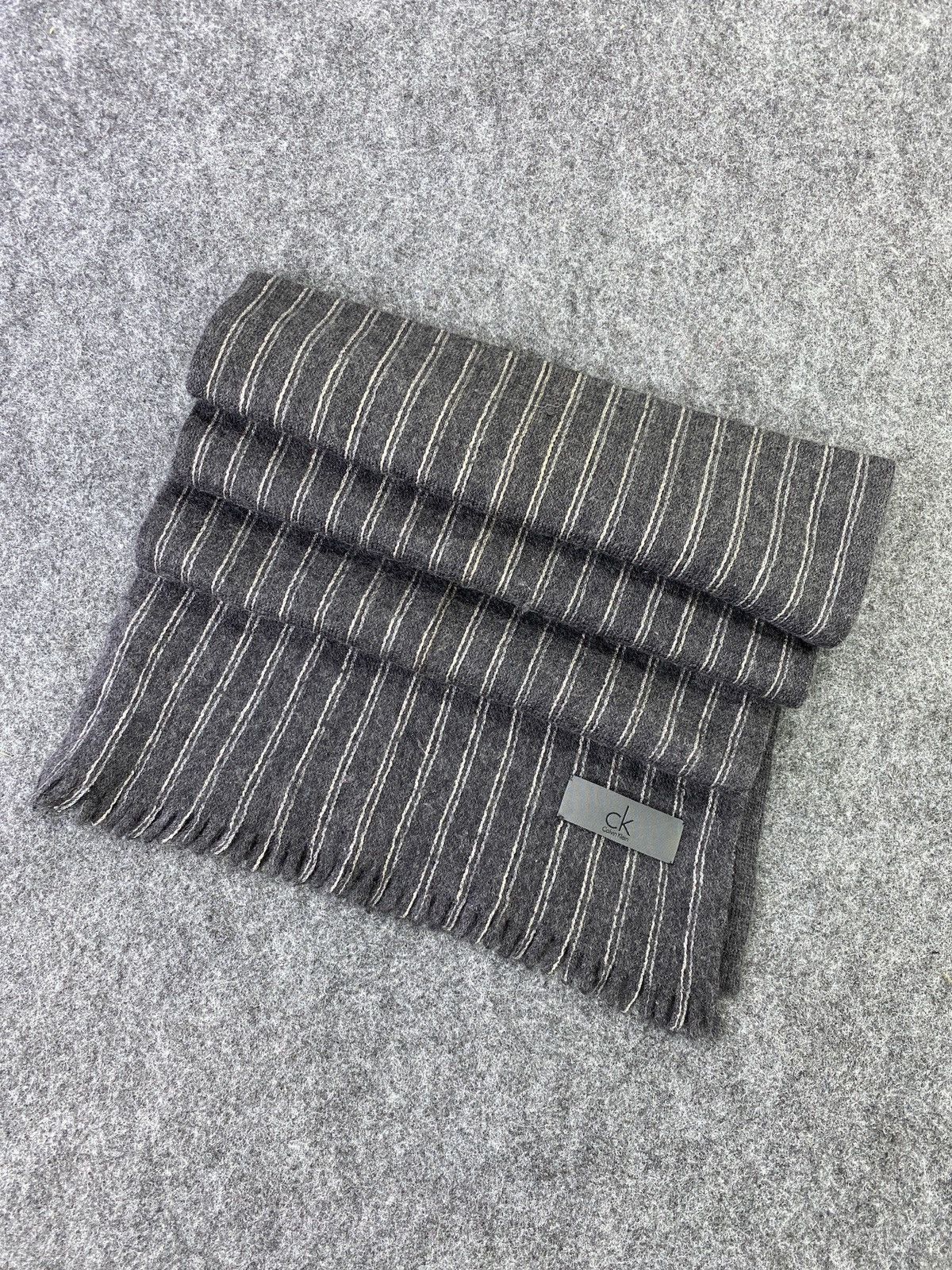 Calvin Klein CALVIN KLEIN Scarf/Muffler/Neckwear -T131 Size ONE SIZE - 4 Thumbnail