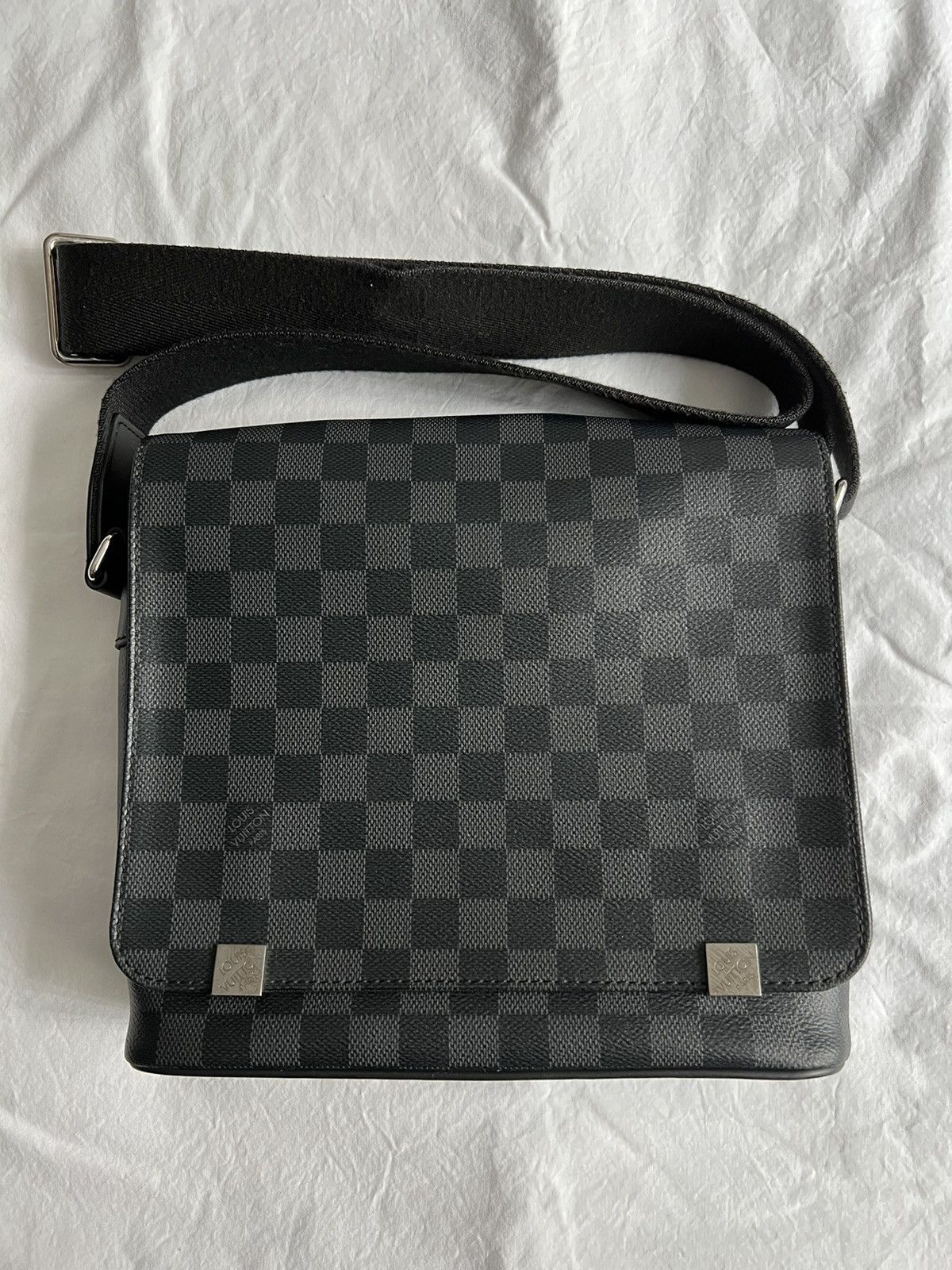 Louis Vuitton Louis Vuitton Damier Graphite District PM Men’s Shoulder Bag Size ONE SIZE - 1 Thumbnail