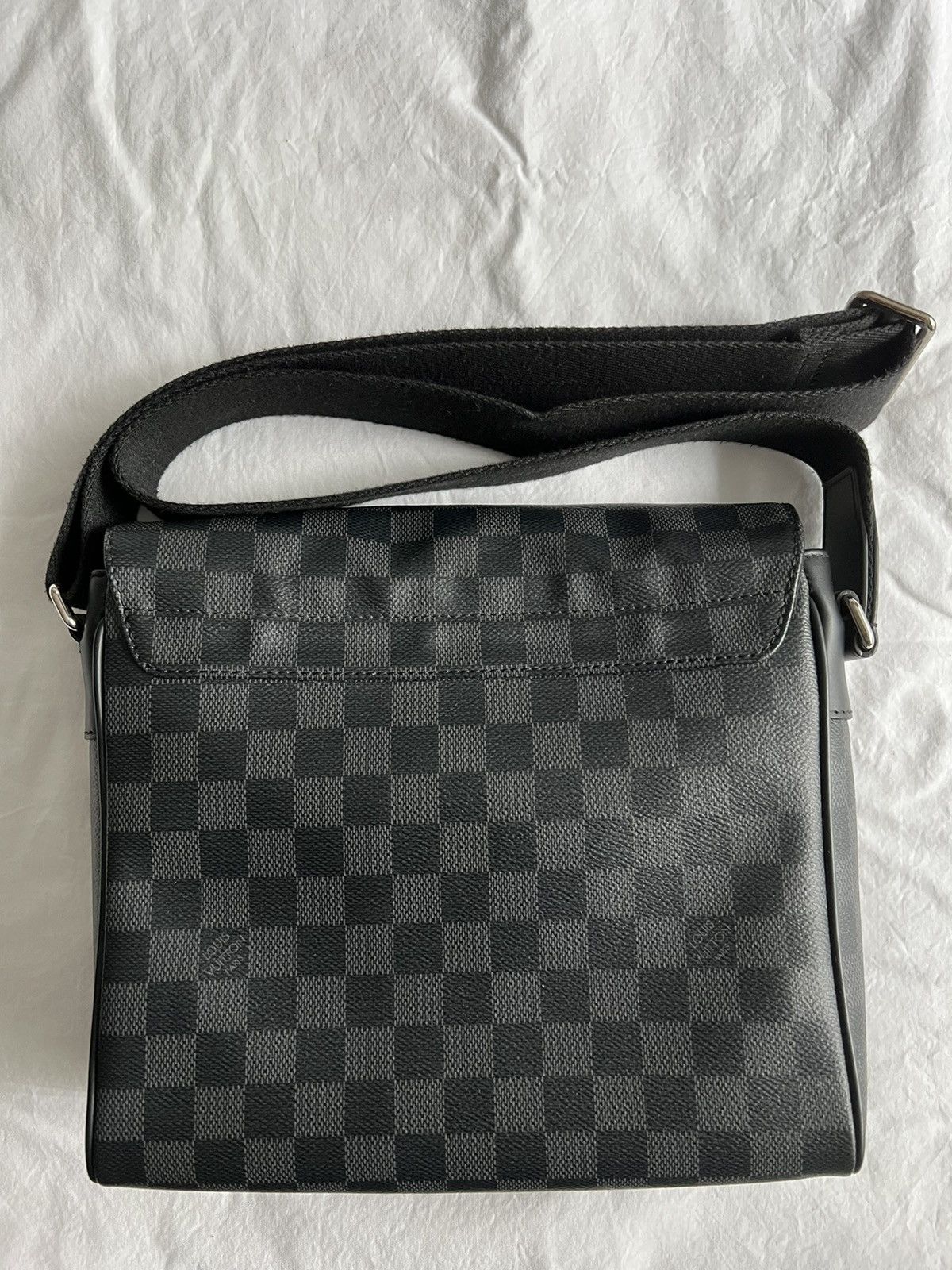 Louis Vuitton Louis Vuitton Damier Graphite District PM Men’s Shoulder Bag Size ONE SIZE - 2 Thumbnail