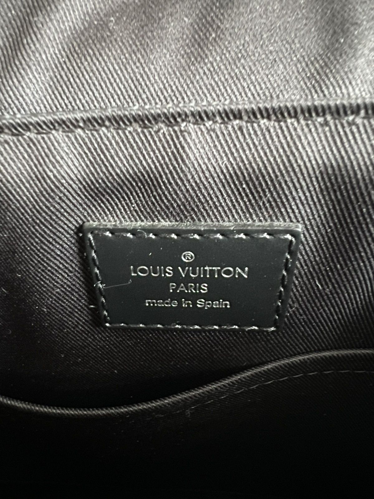 Louis Vuitton Louis Vuitton Damier Graphite District PM Men’s Shoulder Bag Size ONE SIZE - 4 Thumbnail