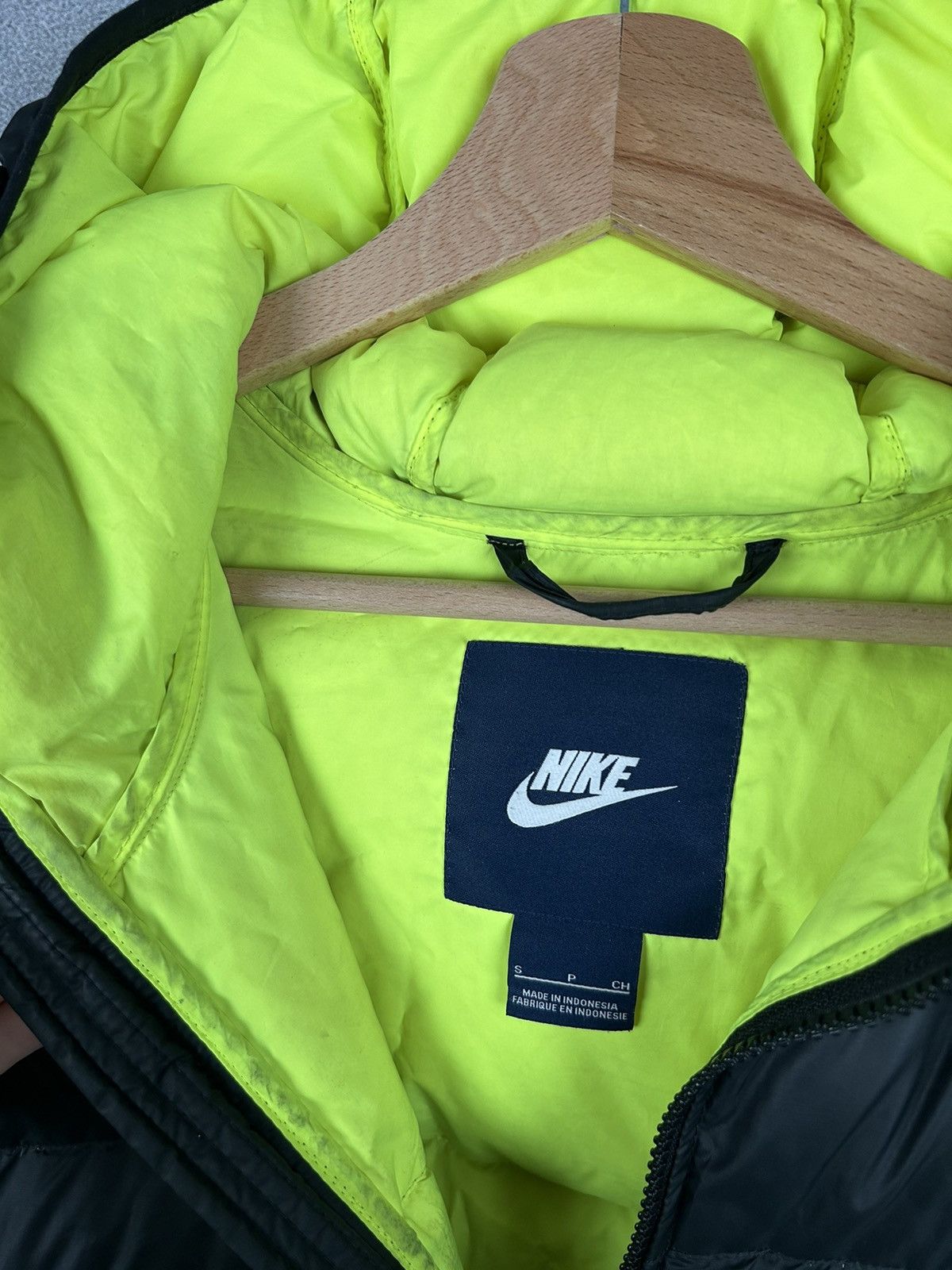 Nike Nike Black Puffer Jacket y2k Retro Swoosh Size US S / EU 44-46 / 1 - 6 Thumbnail
