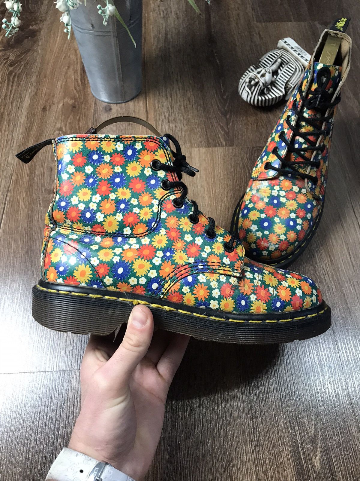 Dr. Martens Dr. Martens wmns Flower Boots Size US 5 / EU 37 - 6 Thumbnail