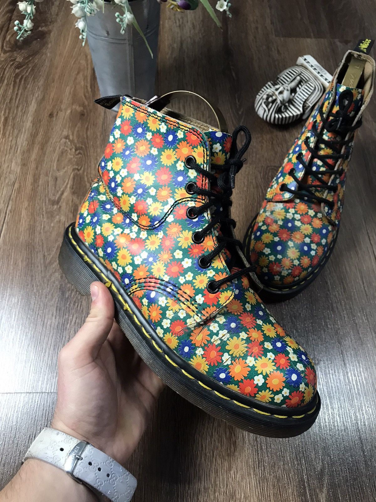 Dr. Martens Dr. Martens wmns Flower Boots Size US 5 / EU 37 - 5 Thumbnail