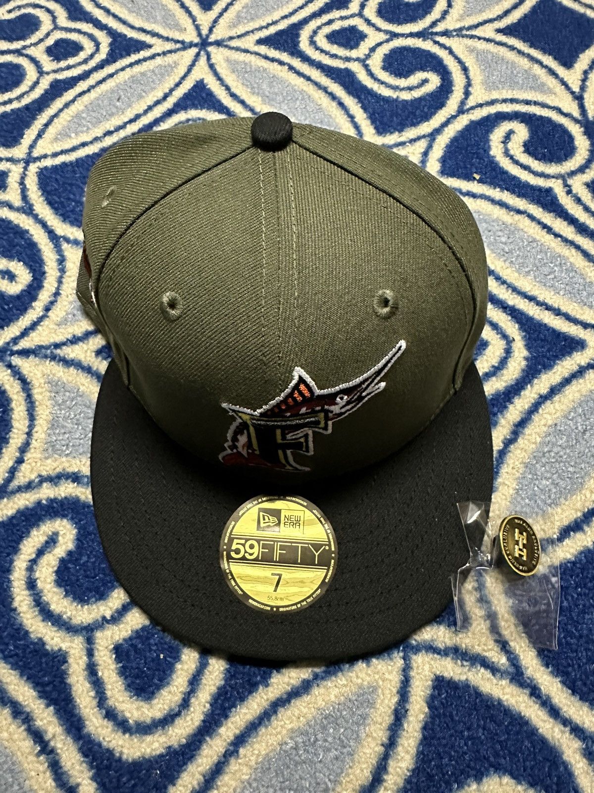 New Era Seattle Mariners Cyberpunks 30th Anniversary Patch Hat Club Exclusive 59FIFTY Fitted Hat Navy