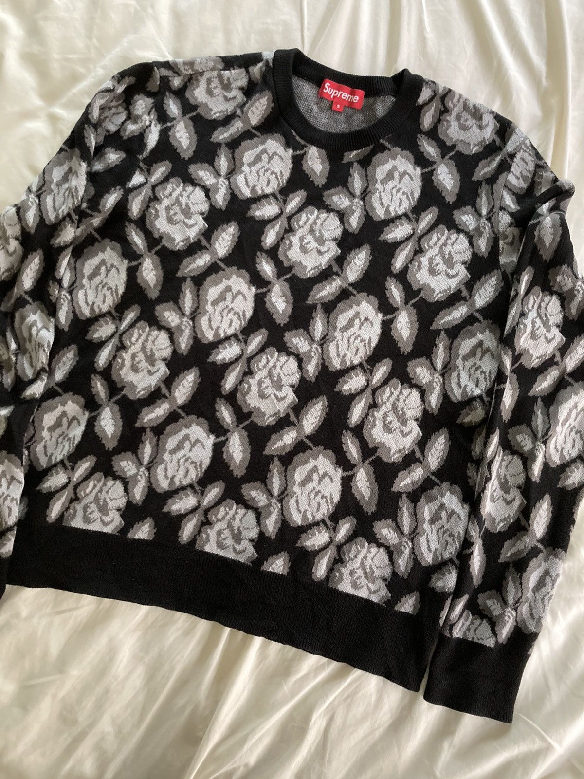 Supreme 12aw roses sweater | Grailed