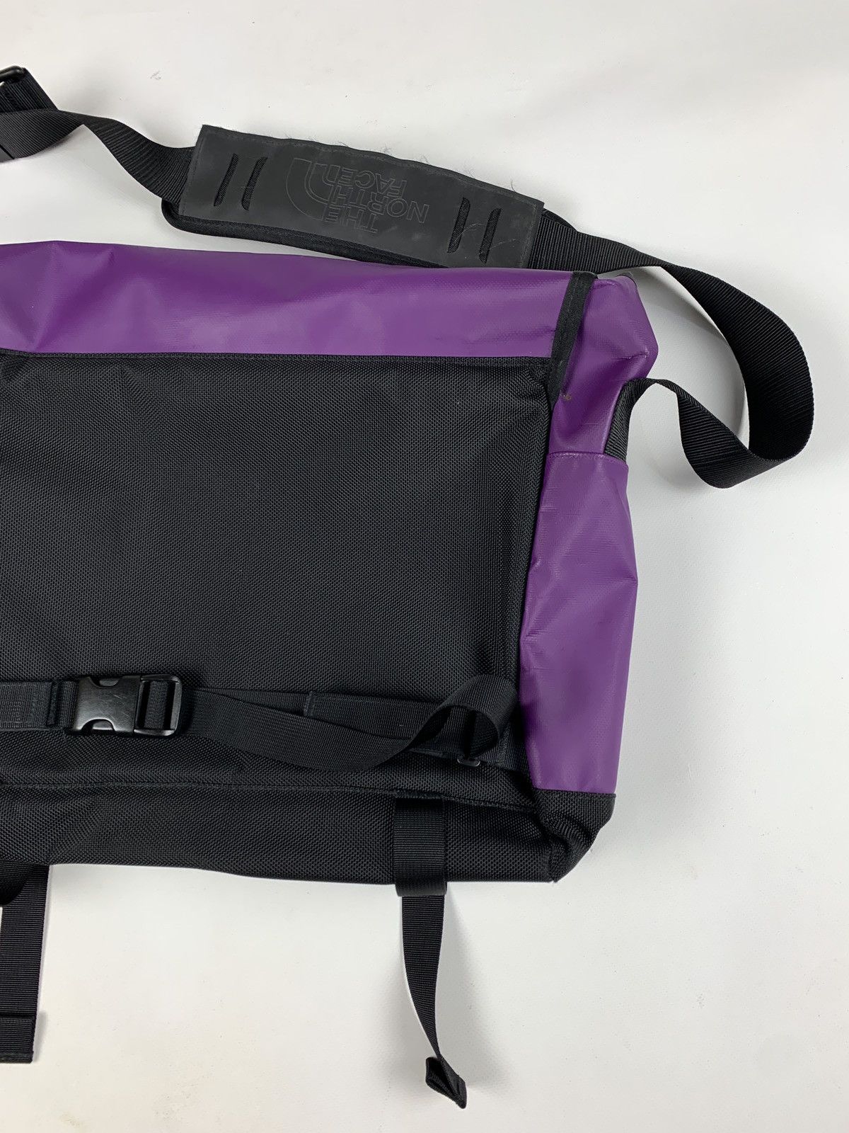 The North Face Vintage The North Face Purple Crossbody Messenger Bag Size ONE SIZE - 13 Thumbnail