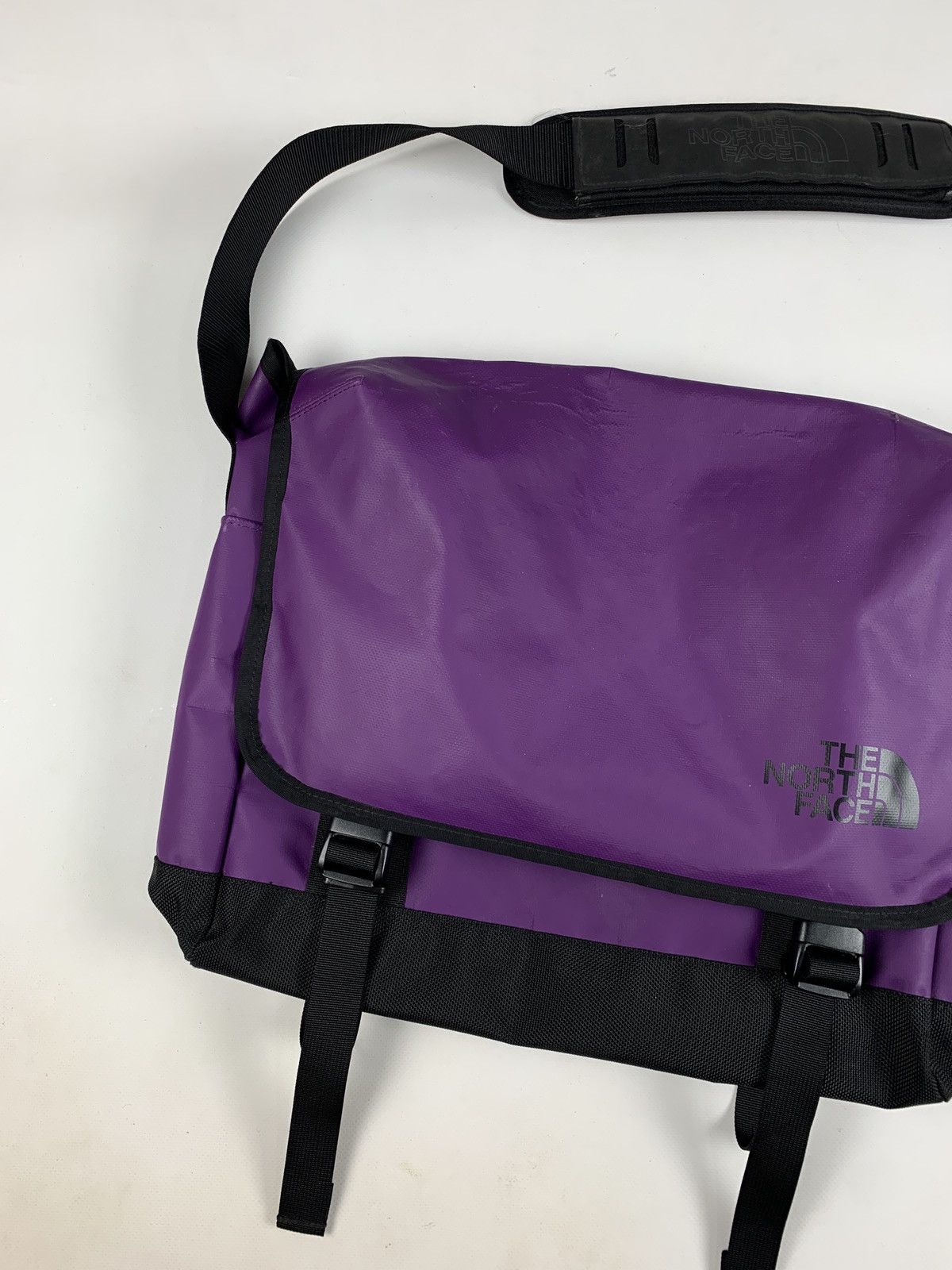 The North Face Vintage The North Face Purple Crossbody Messenger Bag Size ONE SIZE - 6 Thumbnail