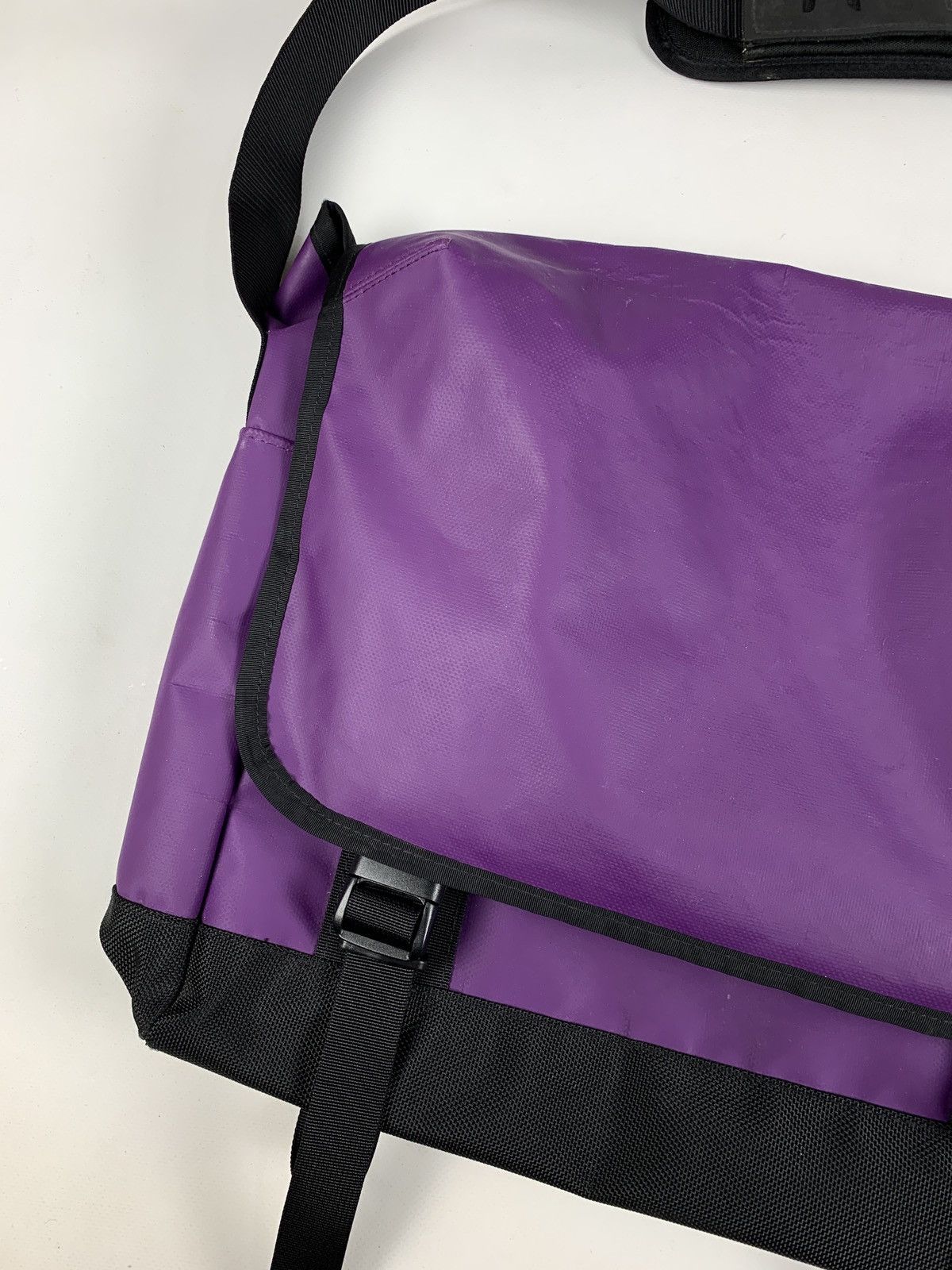 The North Face Vintage The North Face Purple Crossbody Messenger Bag Size ONE SIZE - 9 Thumbnail