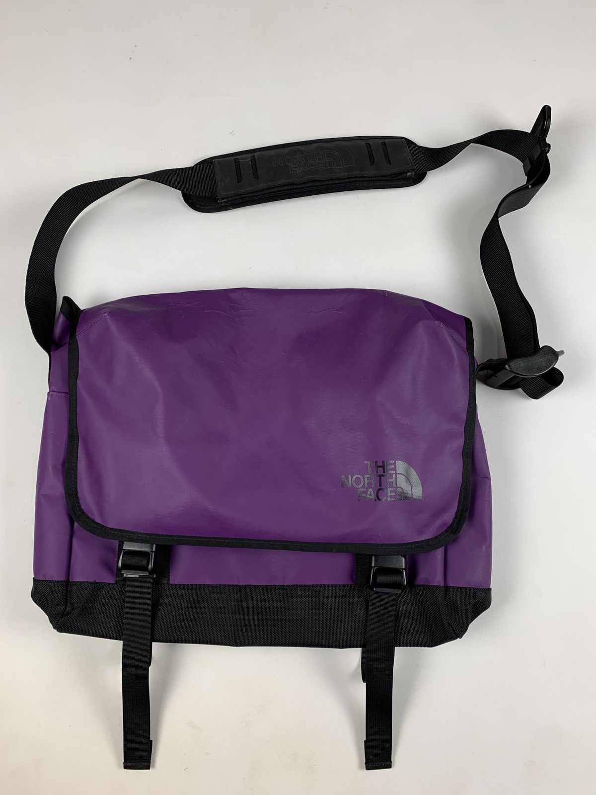 The North Face Vintage The North Face Purple Crossbody Messenger Bag Size ONE SIZE - 3 Thumbnail