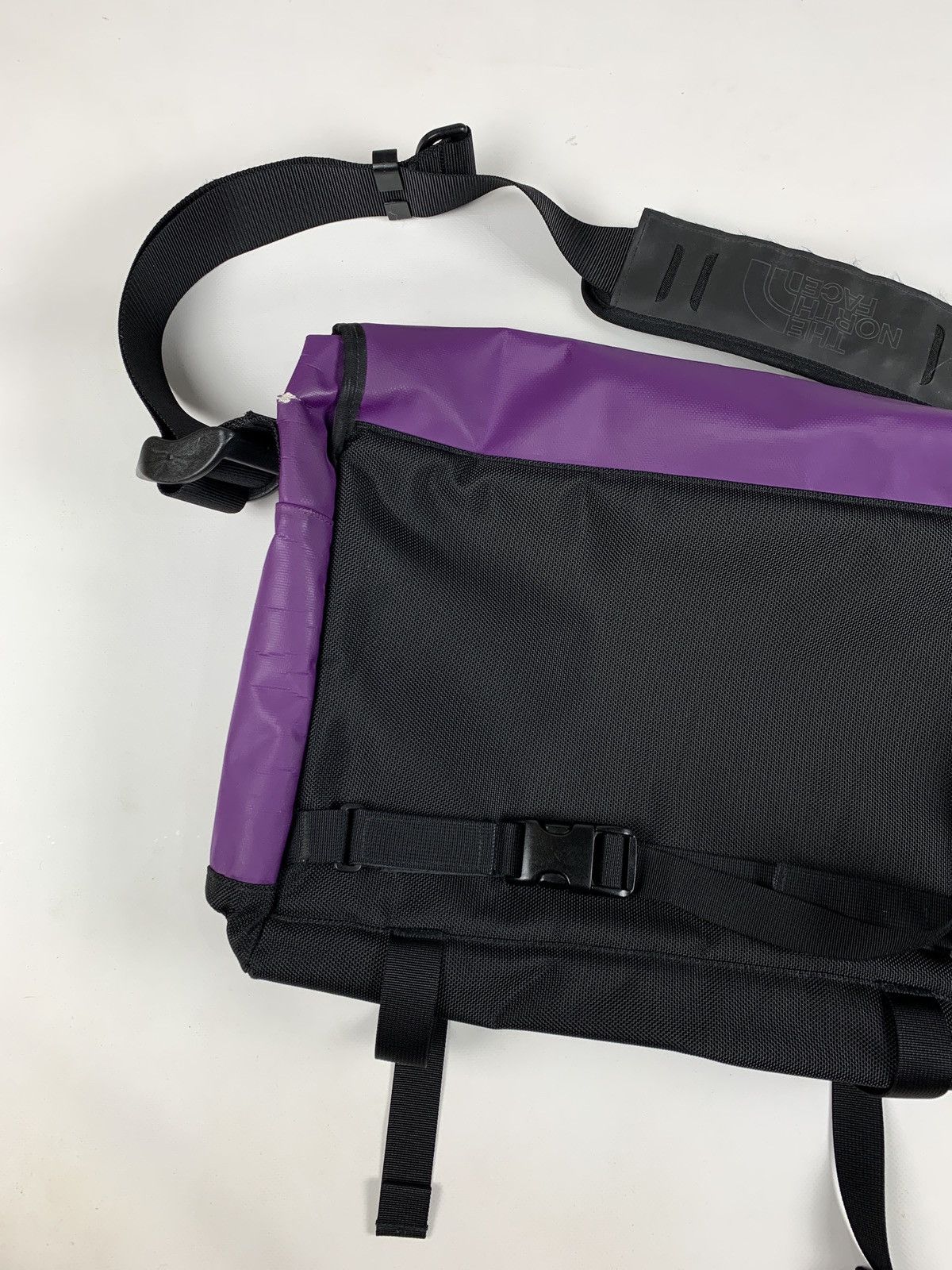 The North Face Vintage The North Face Purple Crossbody Messenger Bag Size ONE SIZE - 12 Thumbnail
