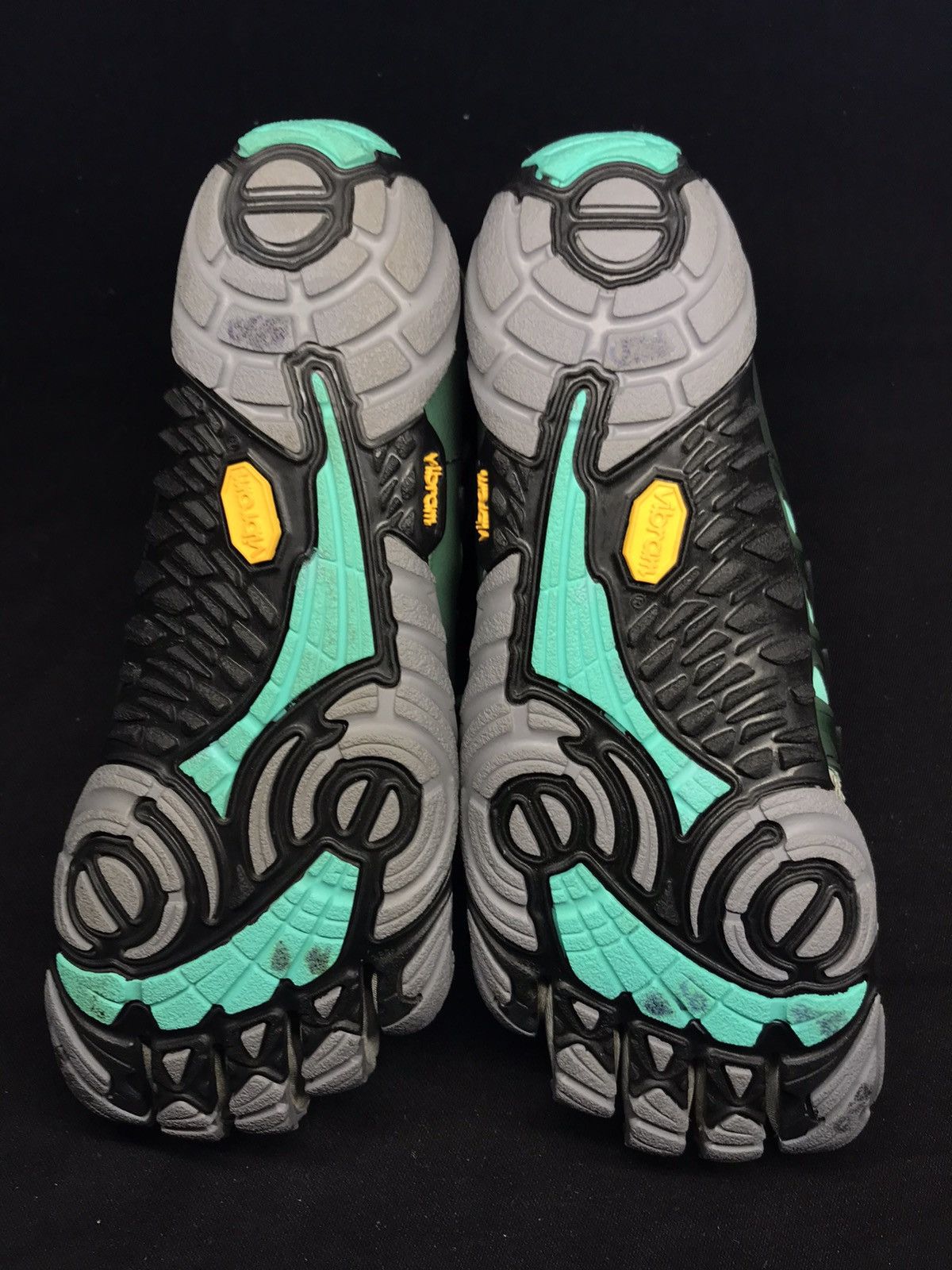 Vibram Vibram Five Fingers V-Train Cross Trainer Grey/Black Size 7 Size US 7 / IT 37 - 10 Thumbnail