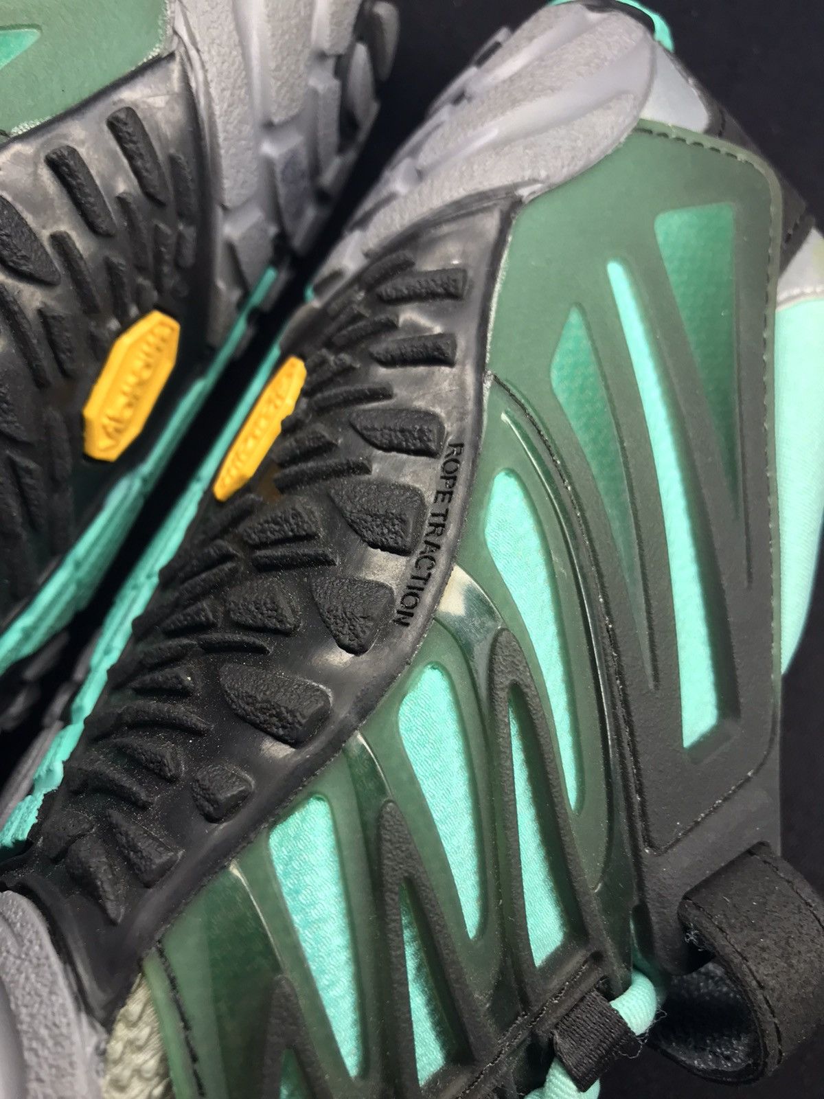 Vibram Vibram Five Fingers V-Train Cross Trainer Grey/Black Size 7 Size US 7 / IT 37 - 9 Thumbnail