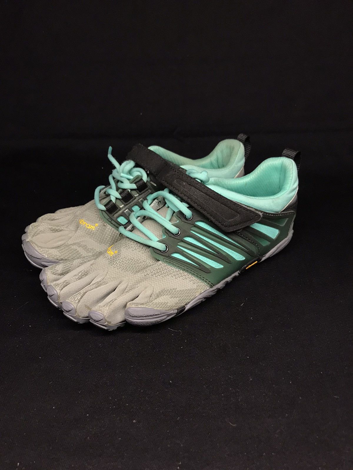 Vibram Vibram Five Fingers V-Train Cross Trainer Grey/Black Size 7 Size US 7 / IT 37 - 1 Thumbnail