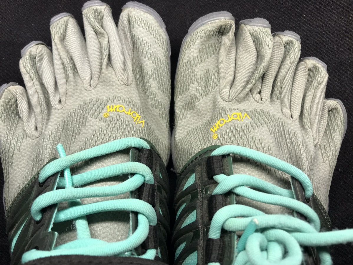 Vibram Vibram Five Fingers V-Train Cross Trainer Grey/Black Size 7 Size US 7 / IT 37 - 17 Thumbnail