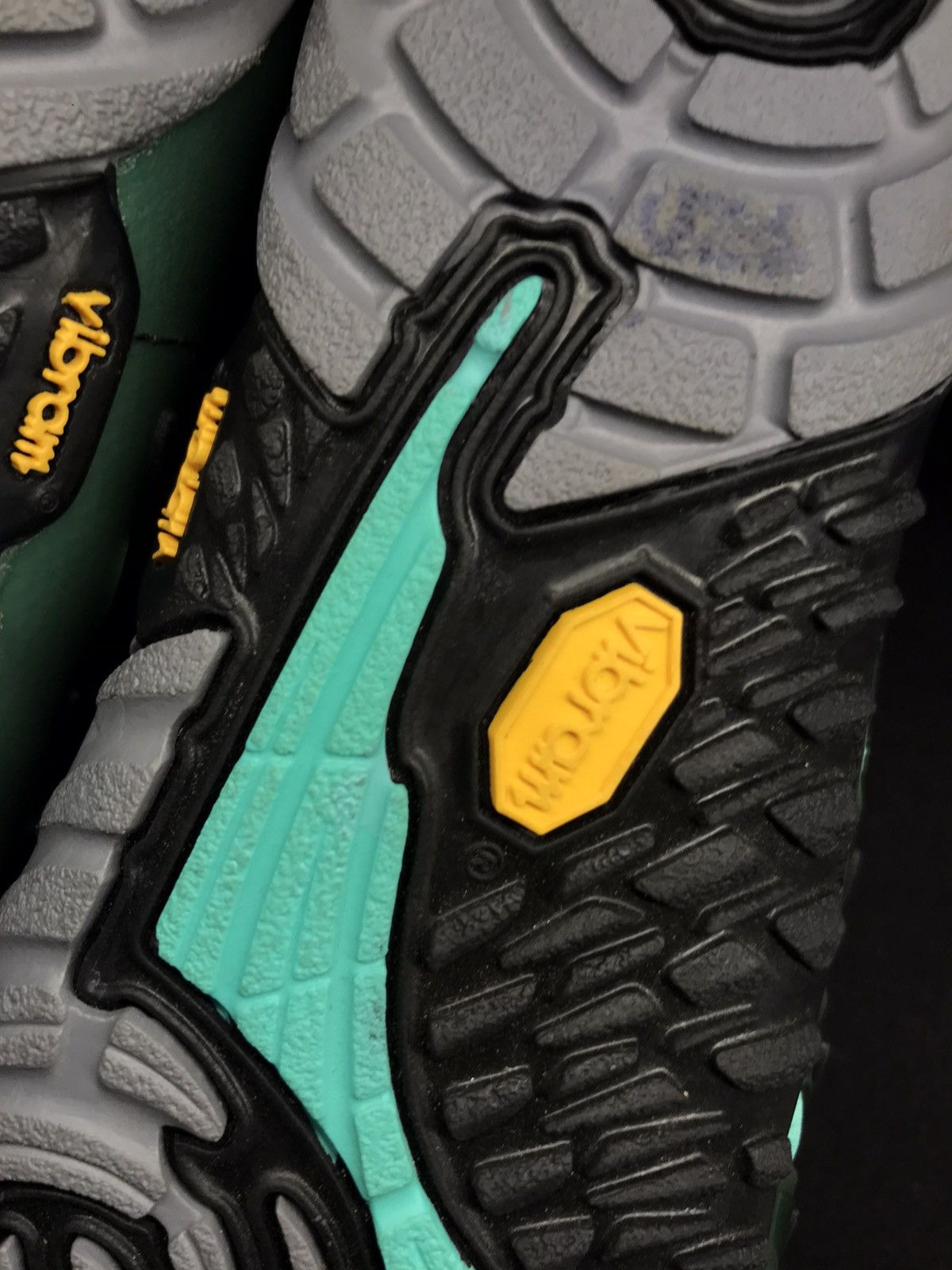 Vibram Vibram Five Fingers V-Train Cross Trainer Grey/Black Size 7 Size US 7 / IT 37 - 11 Thumbnail