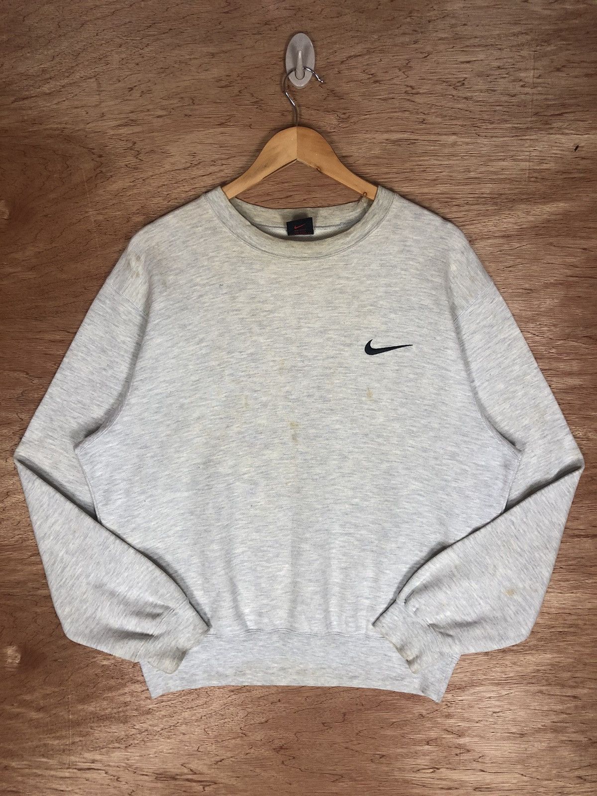 Vintage NIKE Side Embriodery Logo Swoosh Design