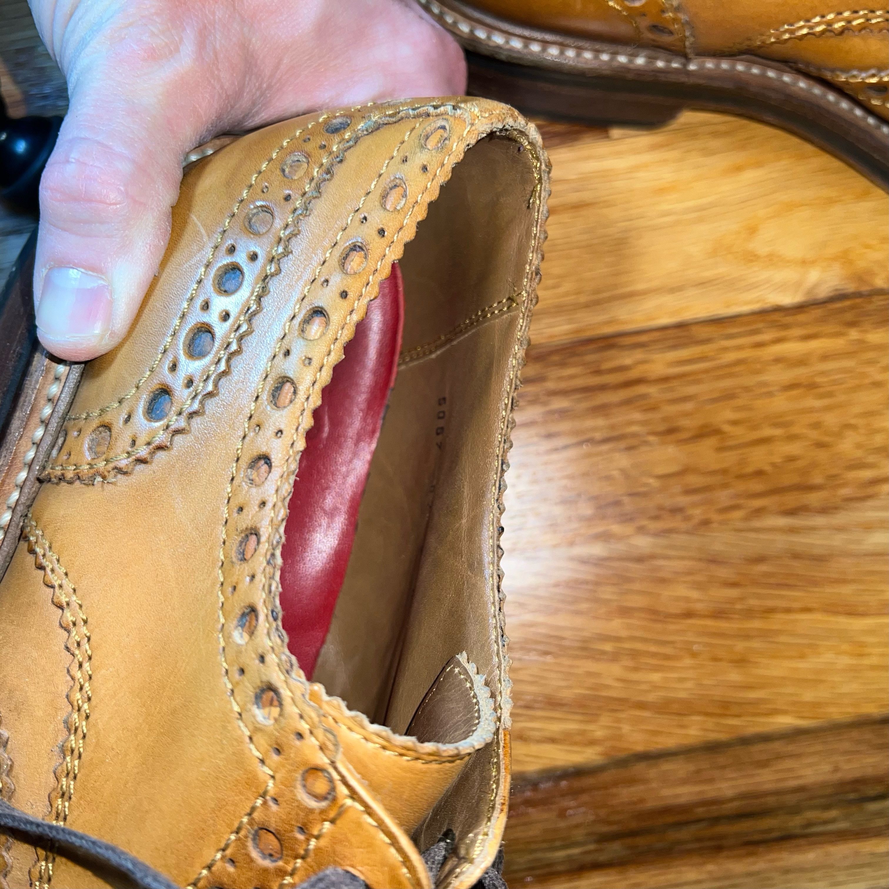 Grenson GRENSON ARCHIE TAN BROGUES MEN'S SIZE 8 TRIPLE LEATHER SOLES Size US 8 / EU 41 - 8 Thumbnail