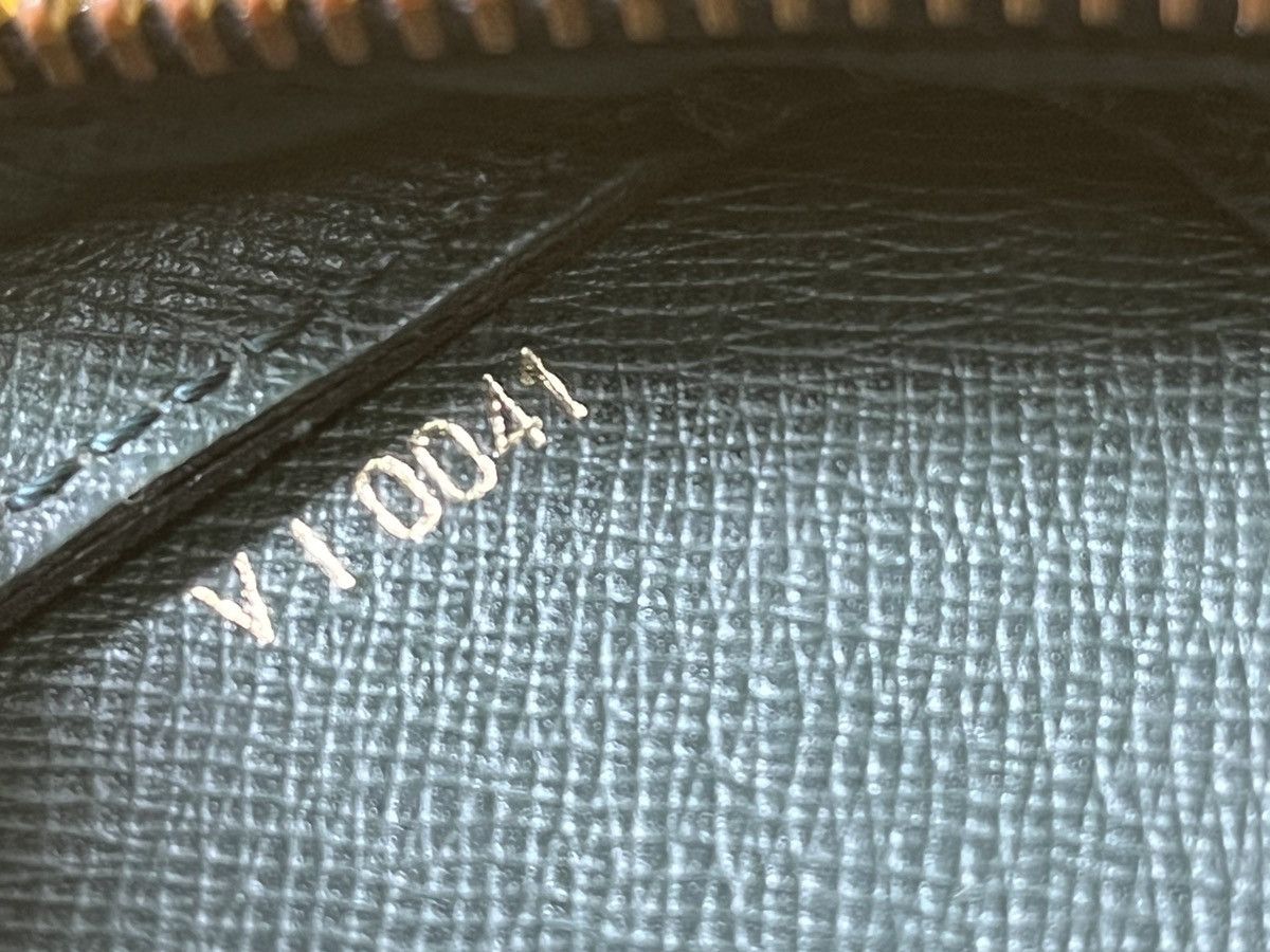 Leather × Louis Vuitton × Vintage Vintage 1980s LOUIS VUITTON Taiga Clutch Leather Size ONE SIZE - 8 Thumbnail