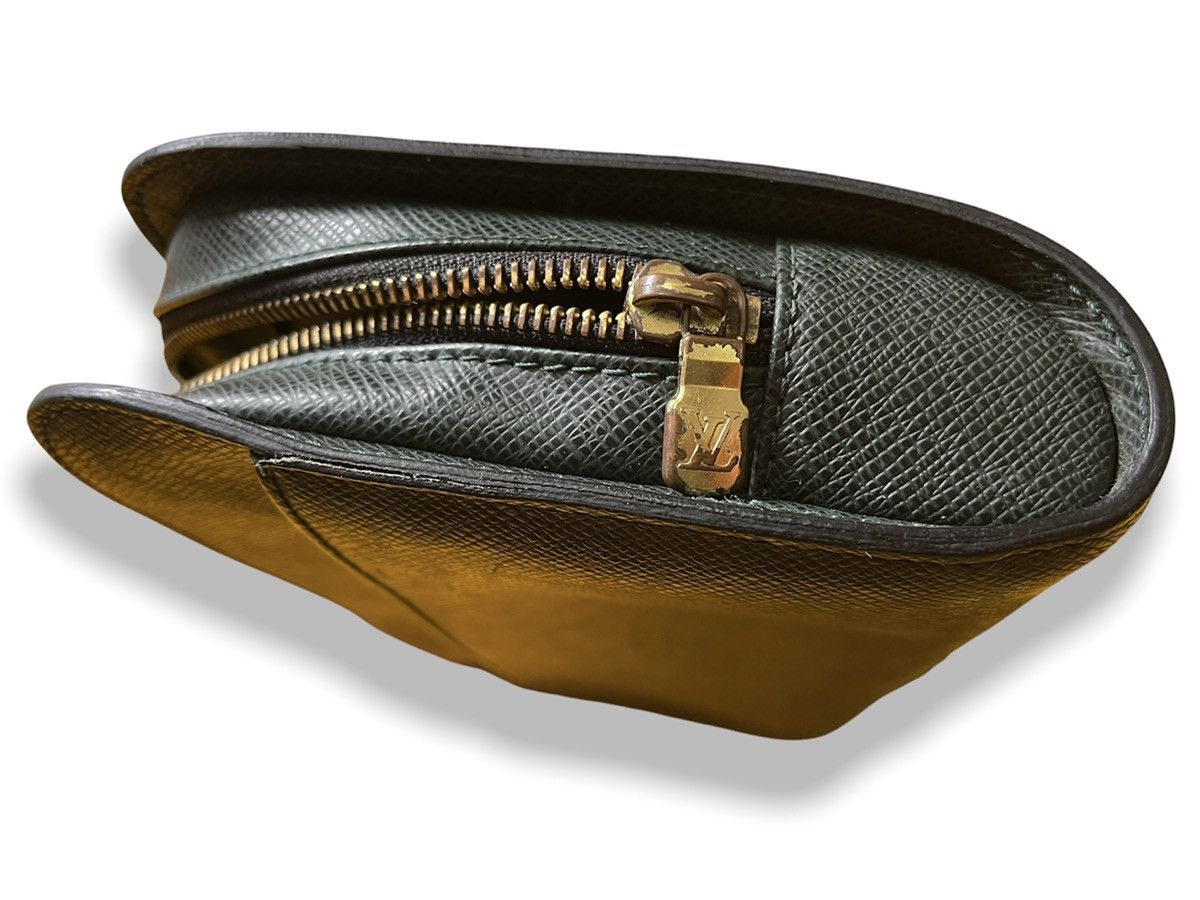 Leather × Louis Vuitton × Vintage Vintage 1980s LOUIS VUITTON Taiga Clutch Leather Size ONE SIZE - 12 Thumbnail