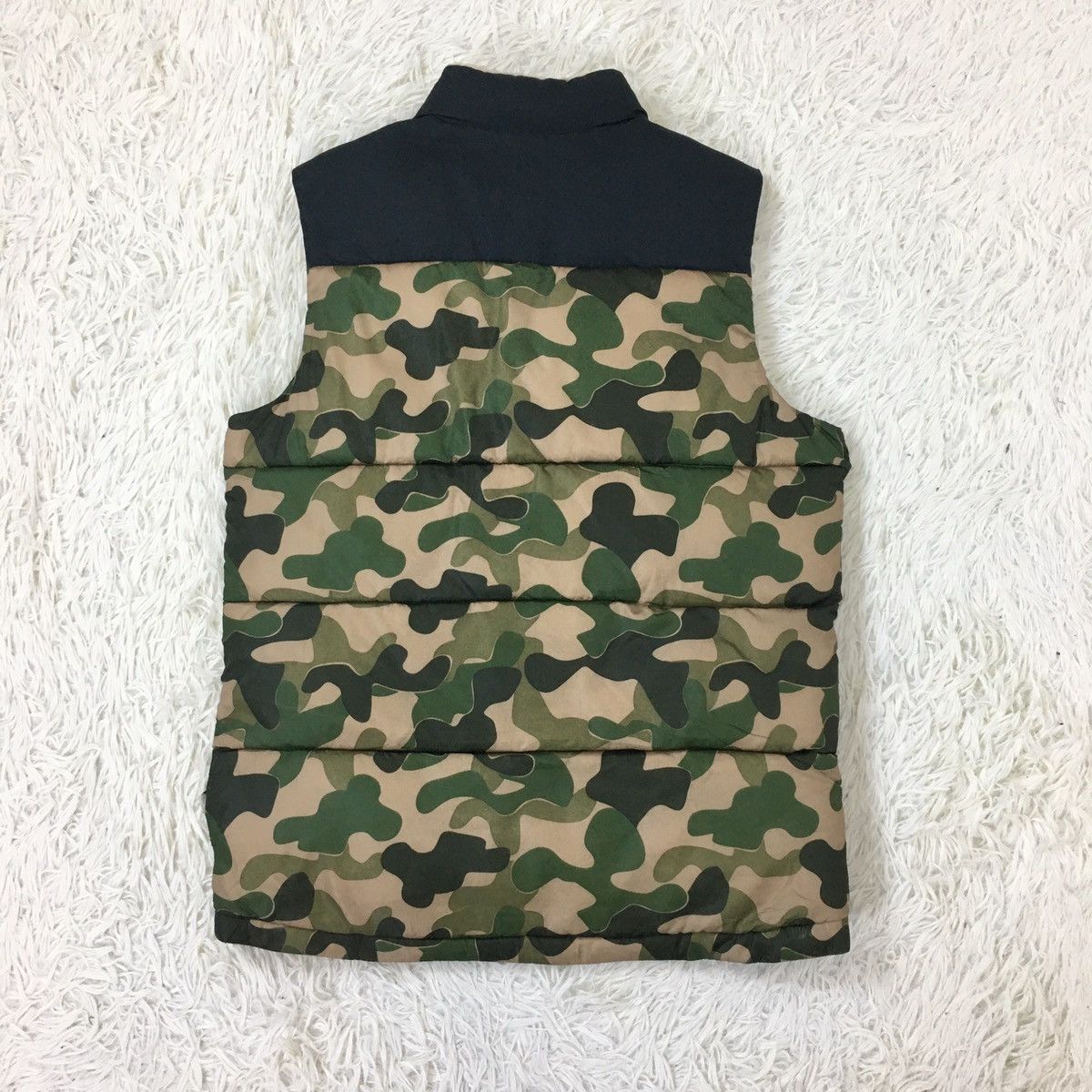 Gap Gap Duck Camo Puffer Vest Inspired By Bape Size US M / EU 48-50 / 2 - 5 Thumbnail